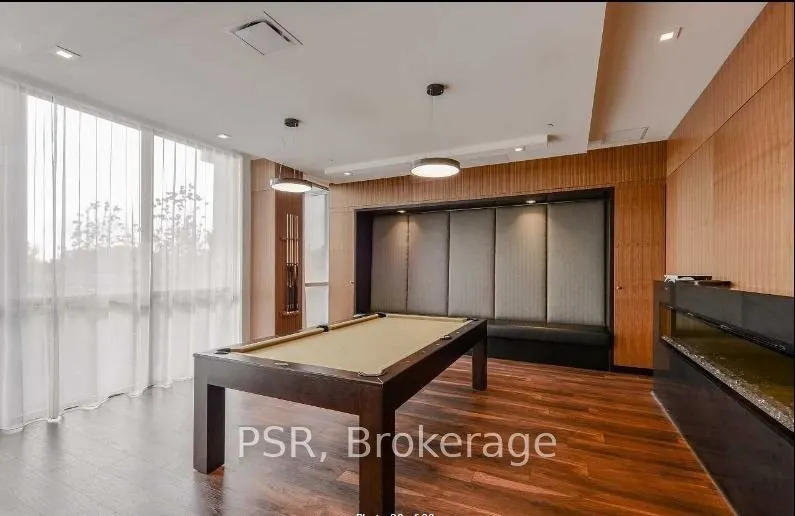 17 Zorra Street, #812