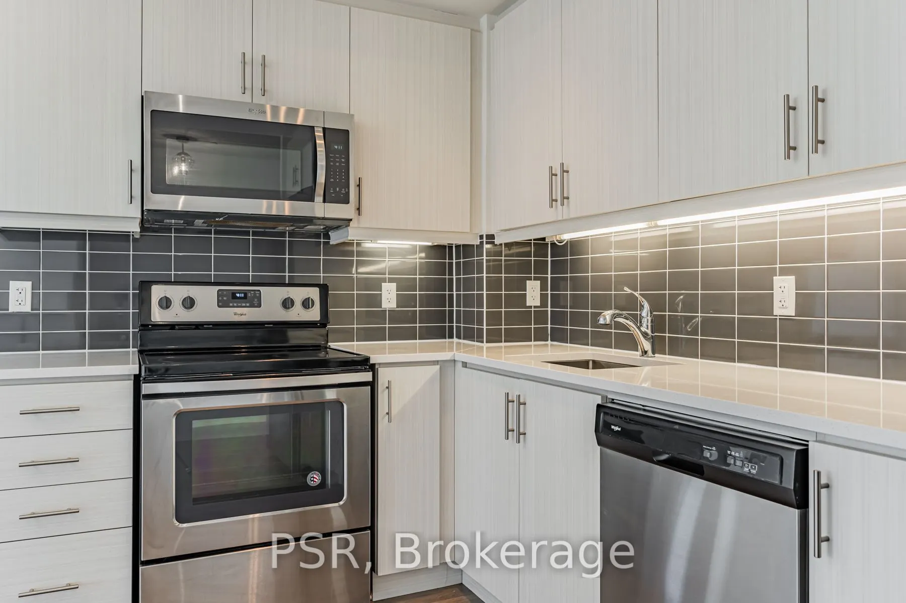 17 Zorra Street, #812