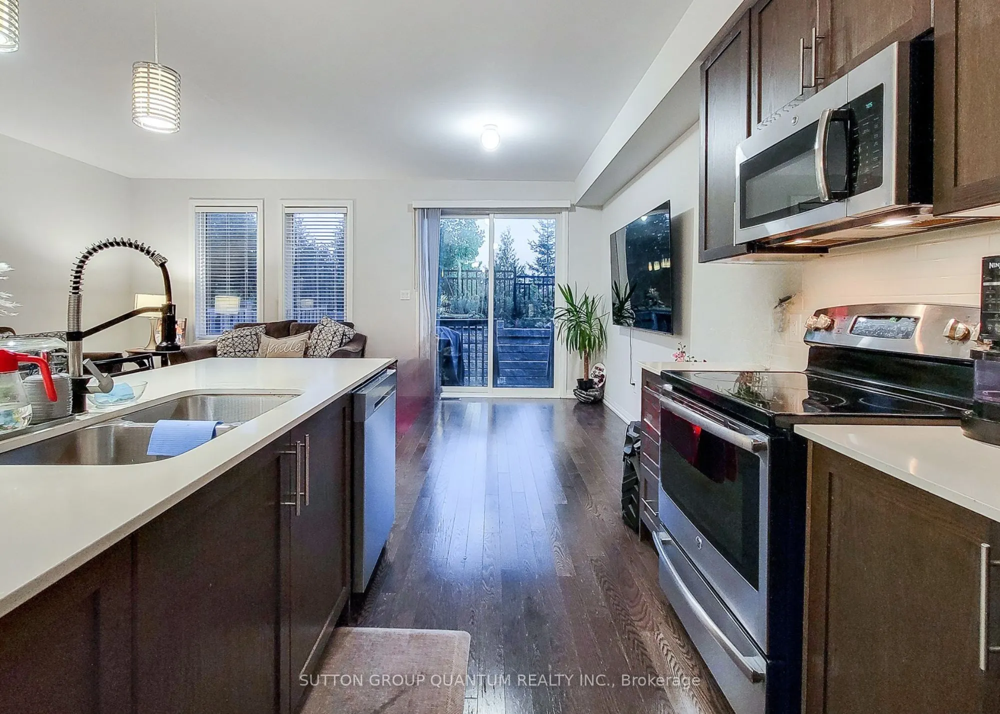 793 Banks Crescent