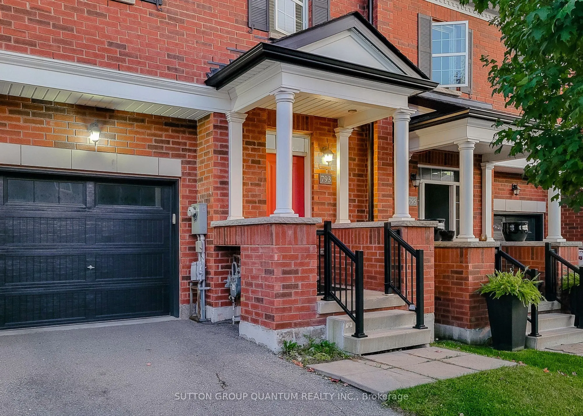 793 Banks Crescent