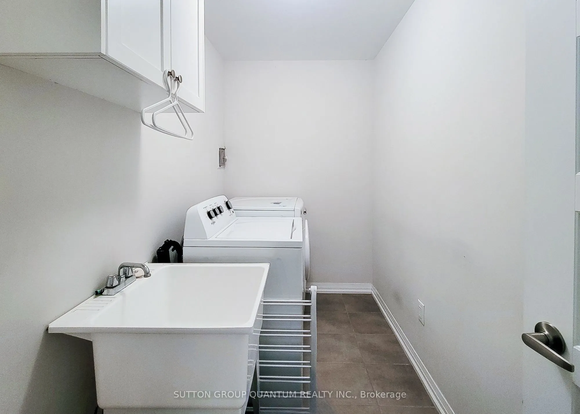 793 Banks Crescent