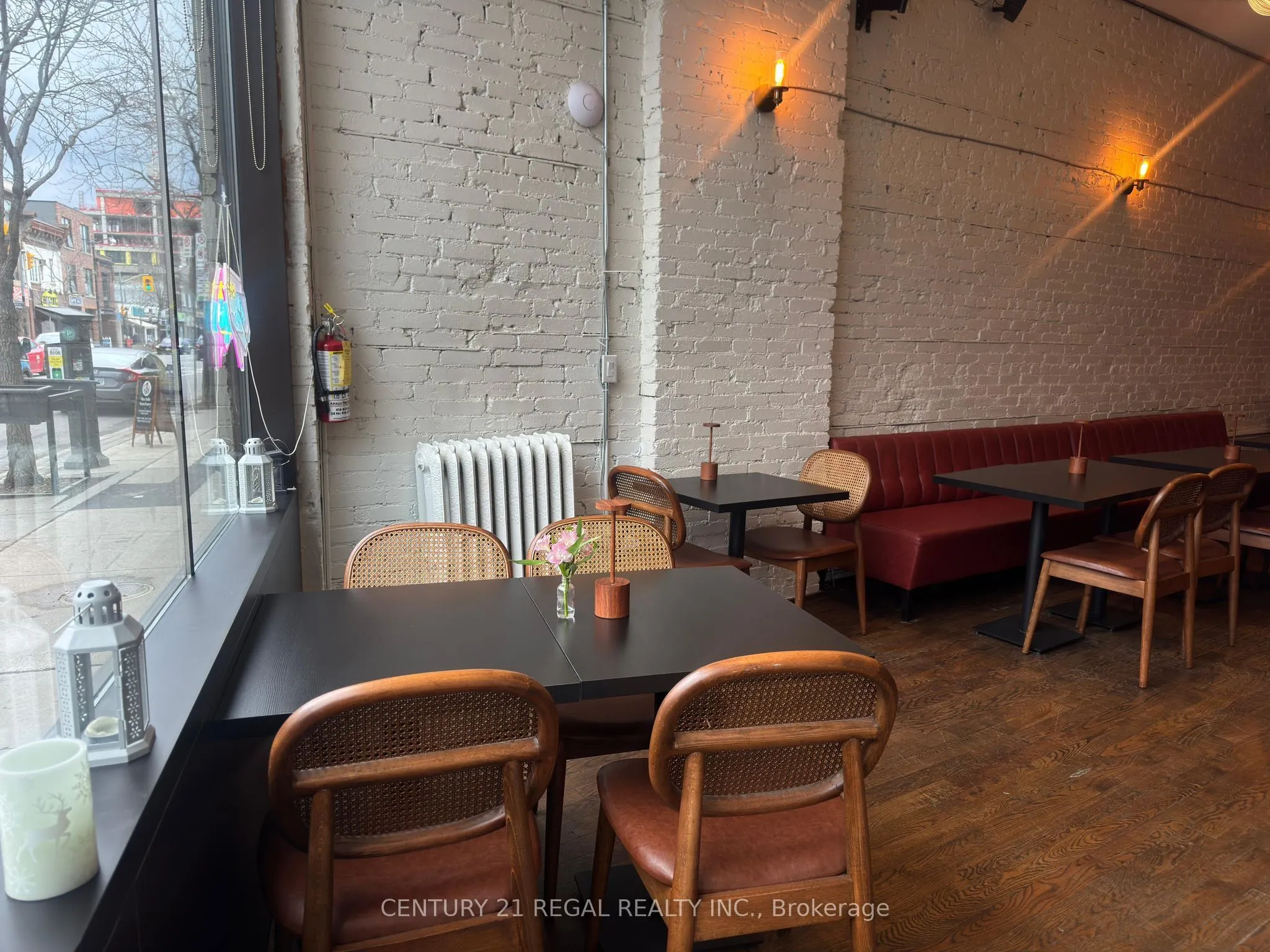 3047 Dundas Street W