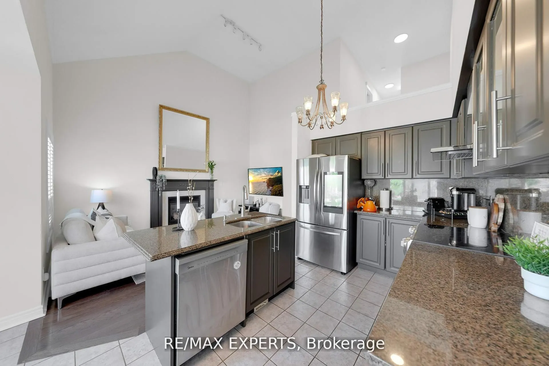 36 Country Stroll Crescent