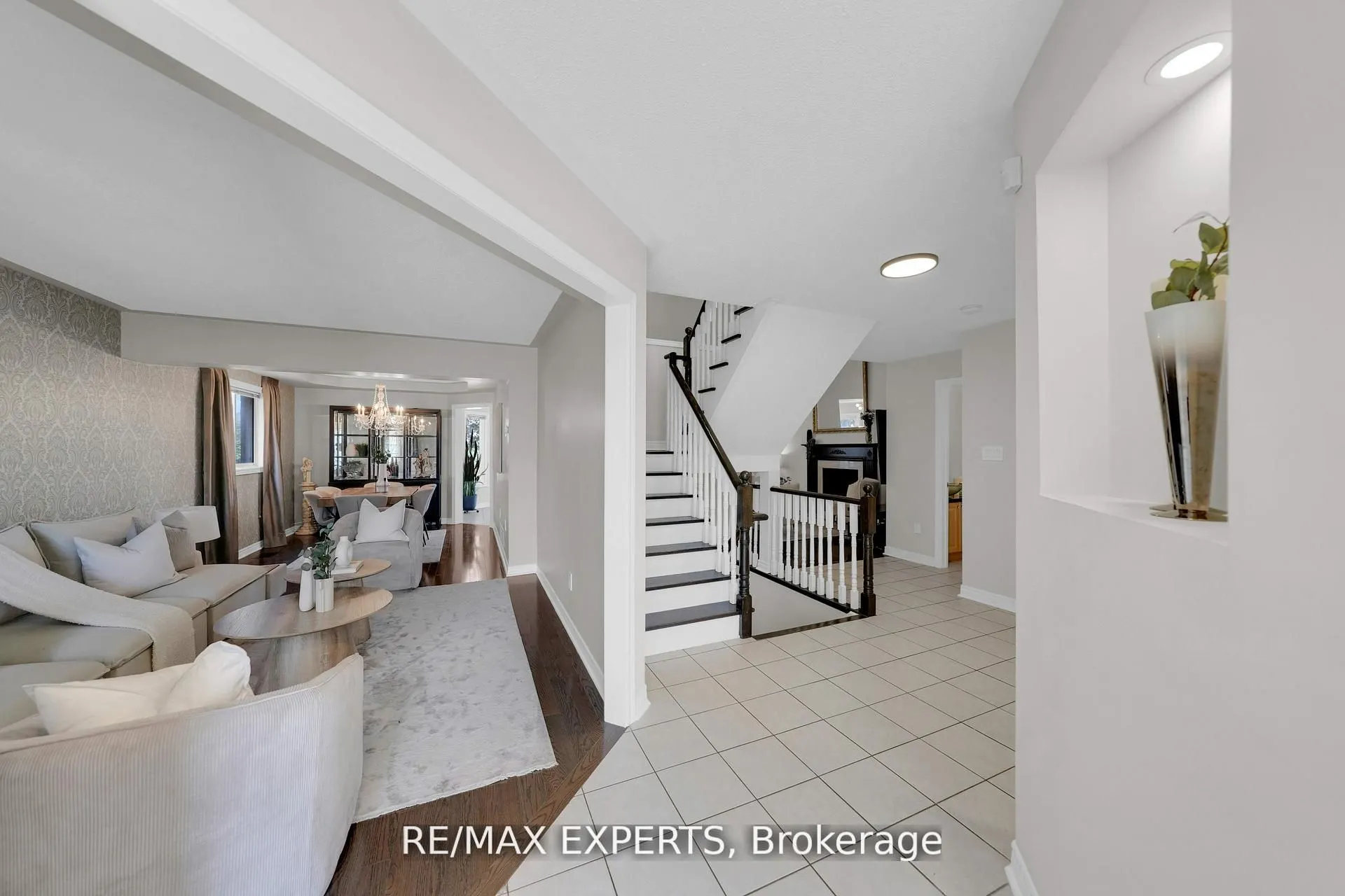 36 Country Stroll Crescent