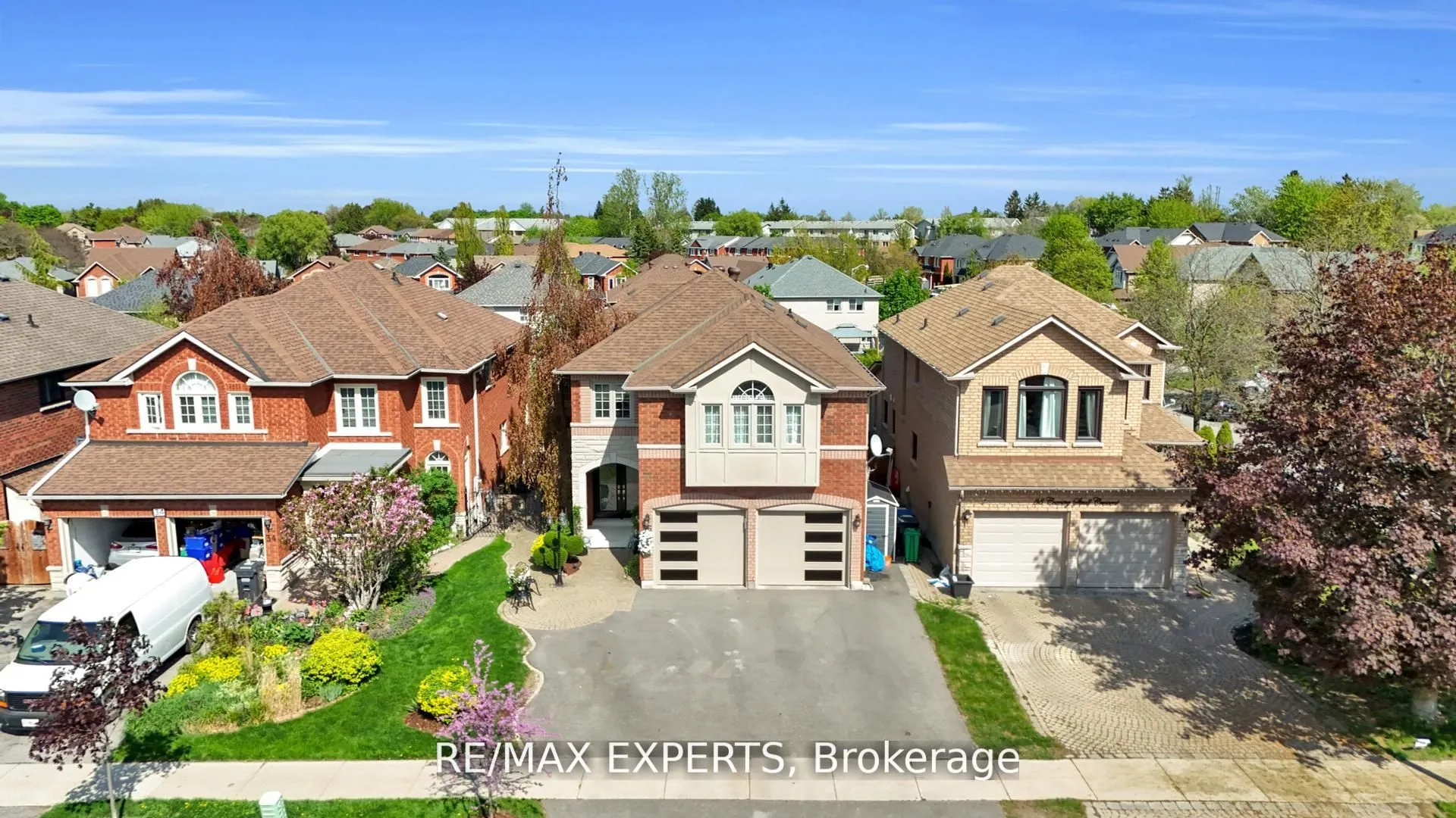 36 Country Stroll Crescent