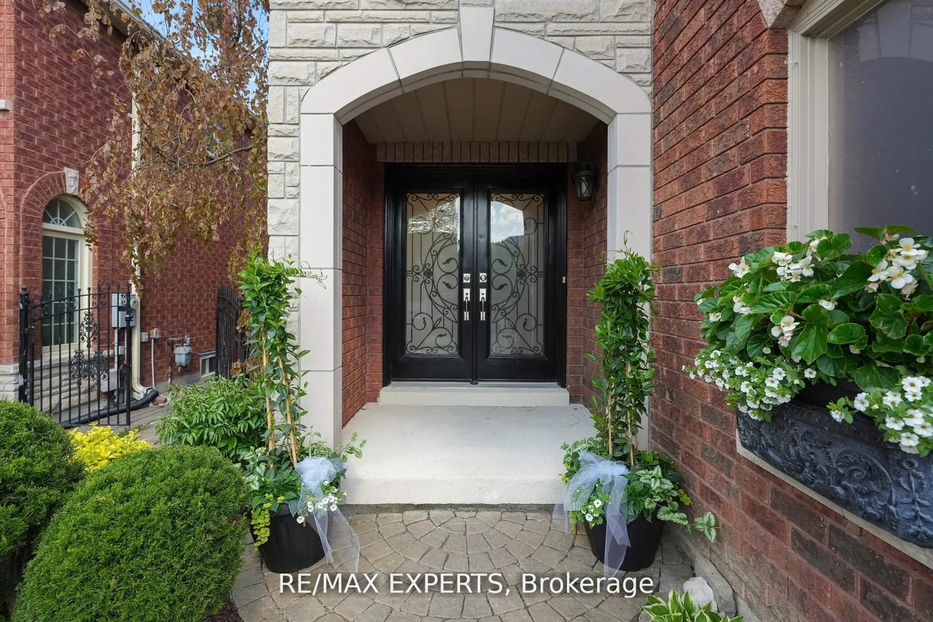 36 Country Stroll Crescent