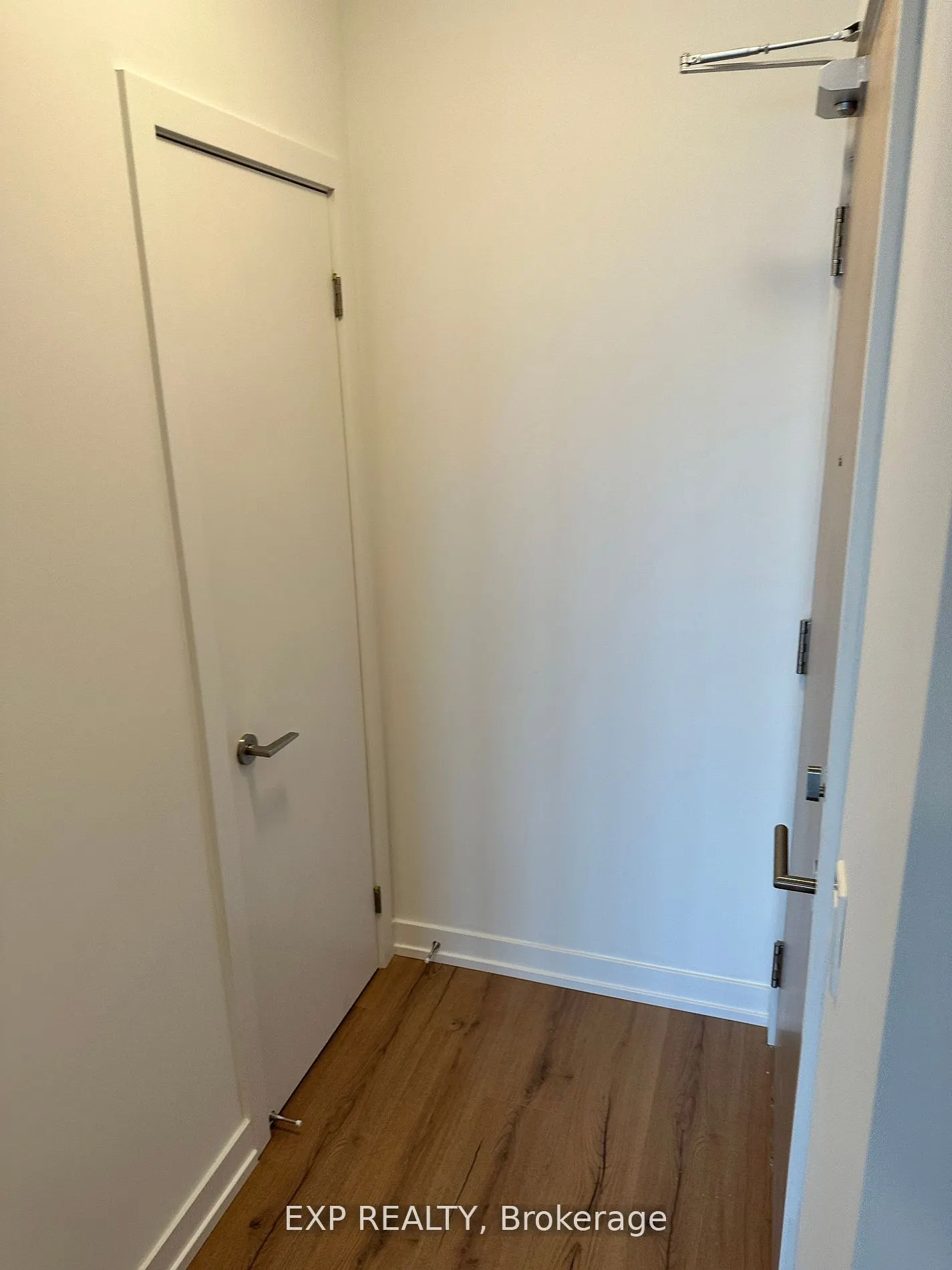 1195 The Queens Way, #903