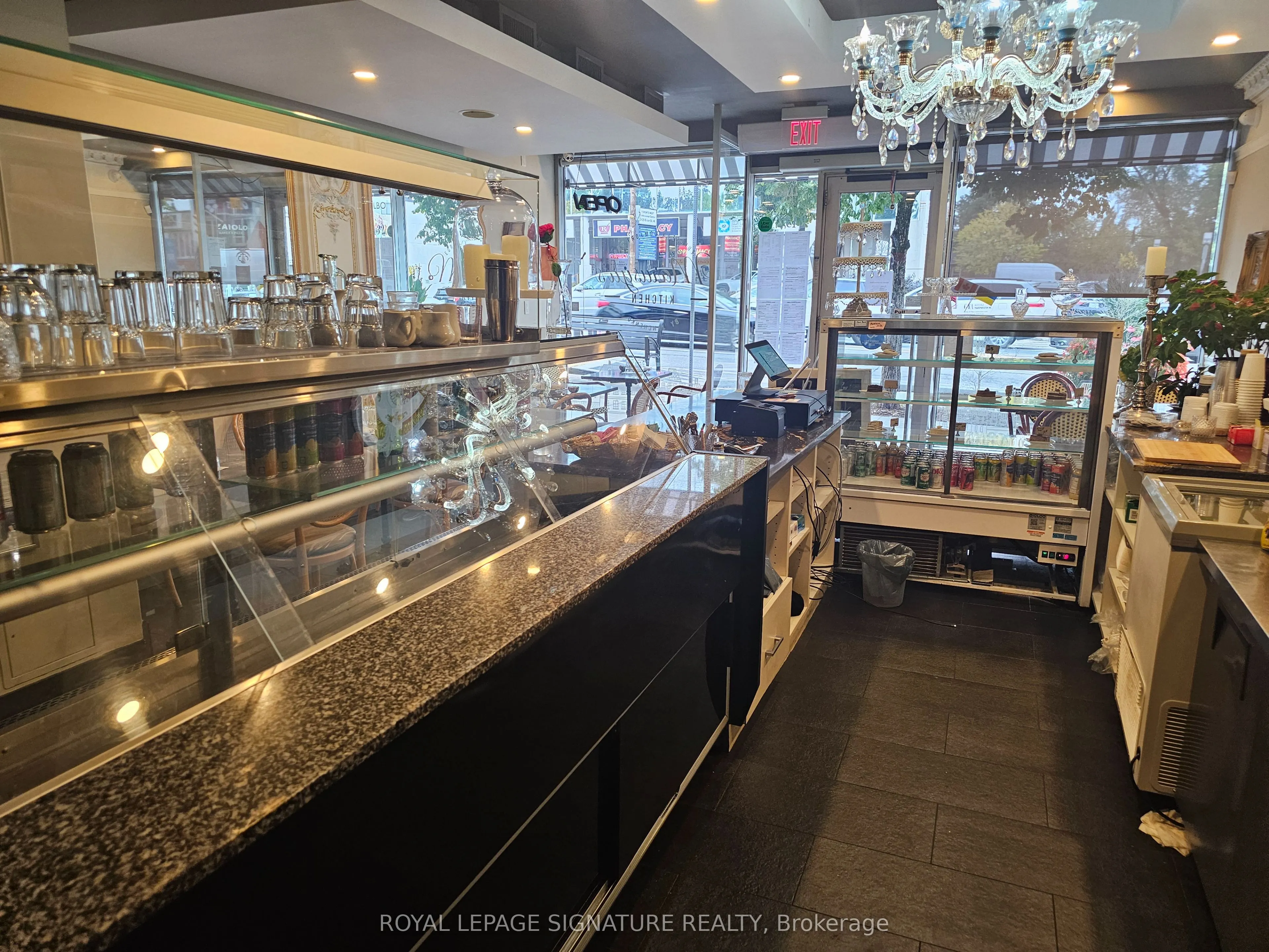 2432 Bloor Street W