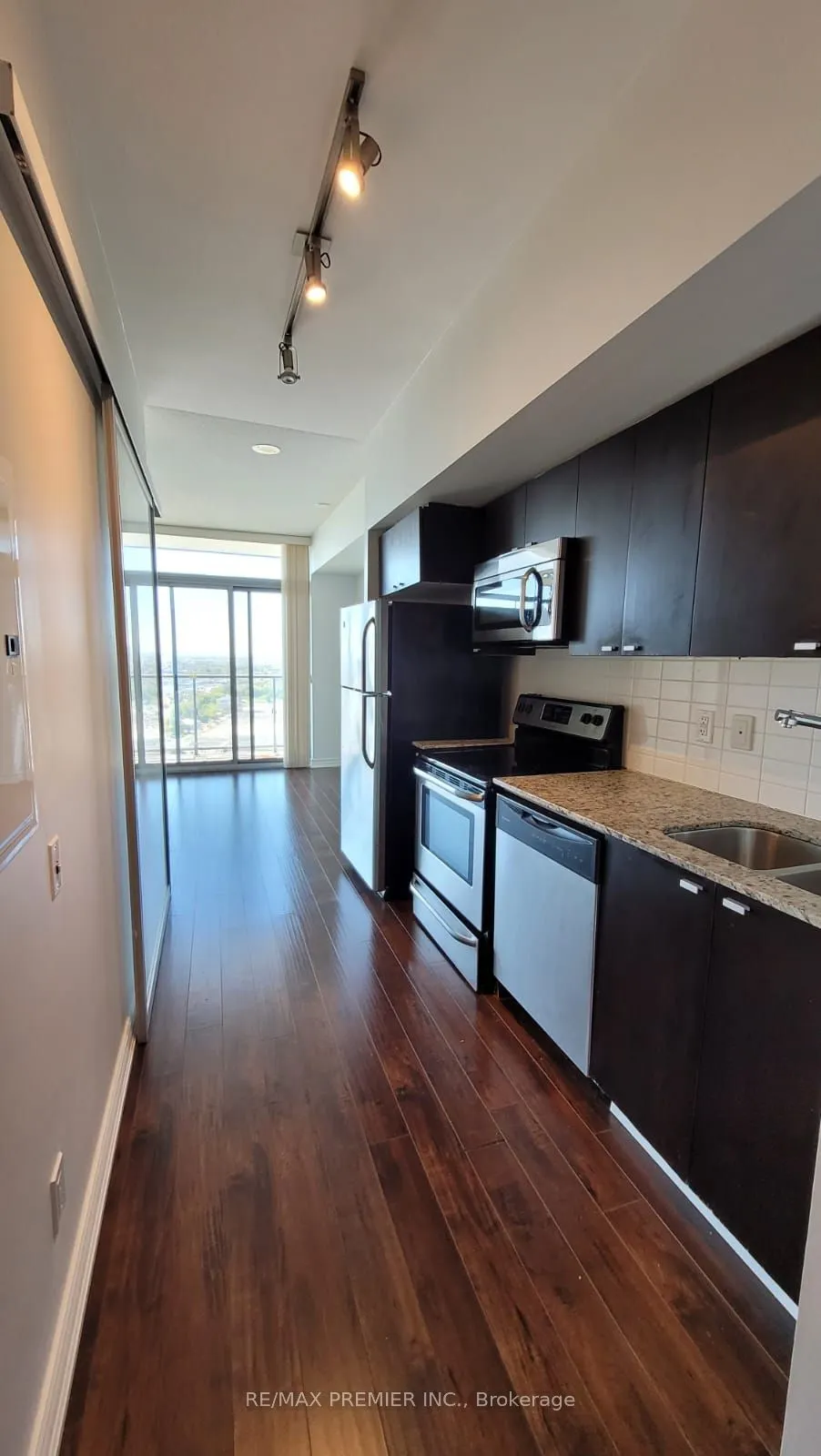 105 The Queensway Avenue, #2906
