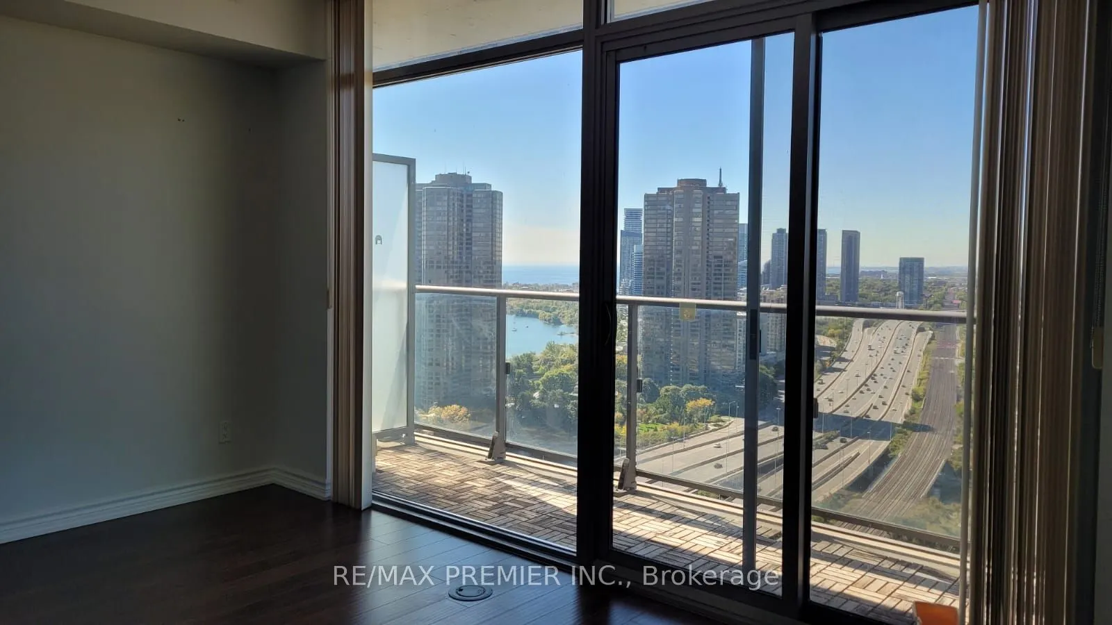 105 The Queensway Avenue, #2906