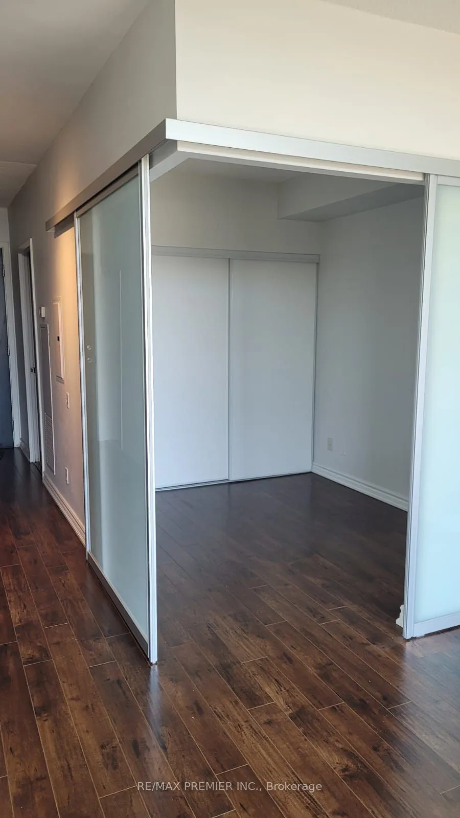 105 The Queensway Avenue, #2906