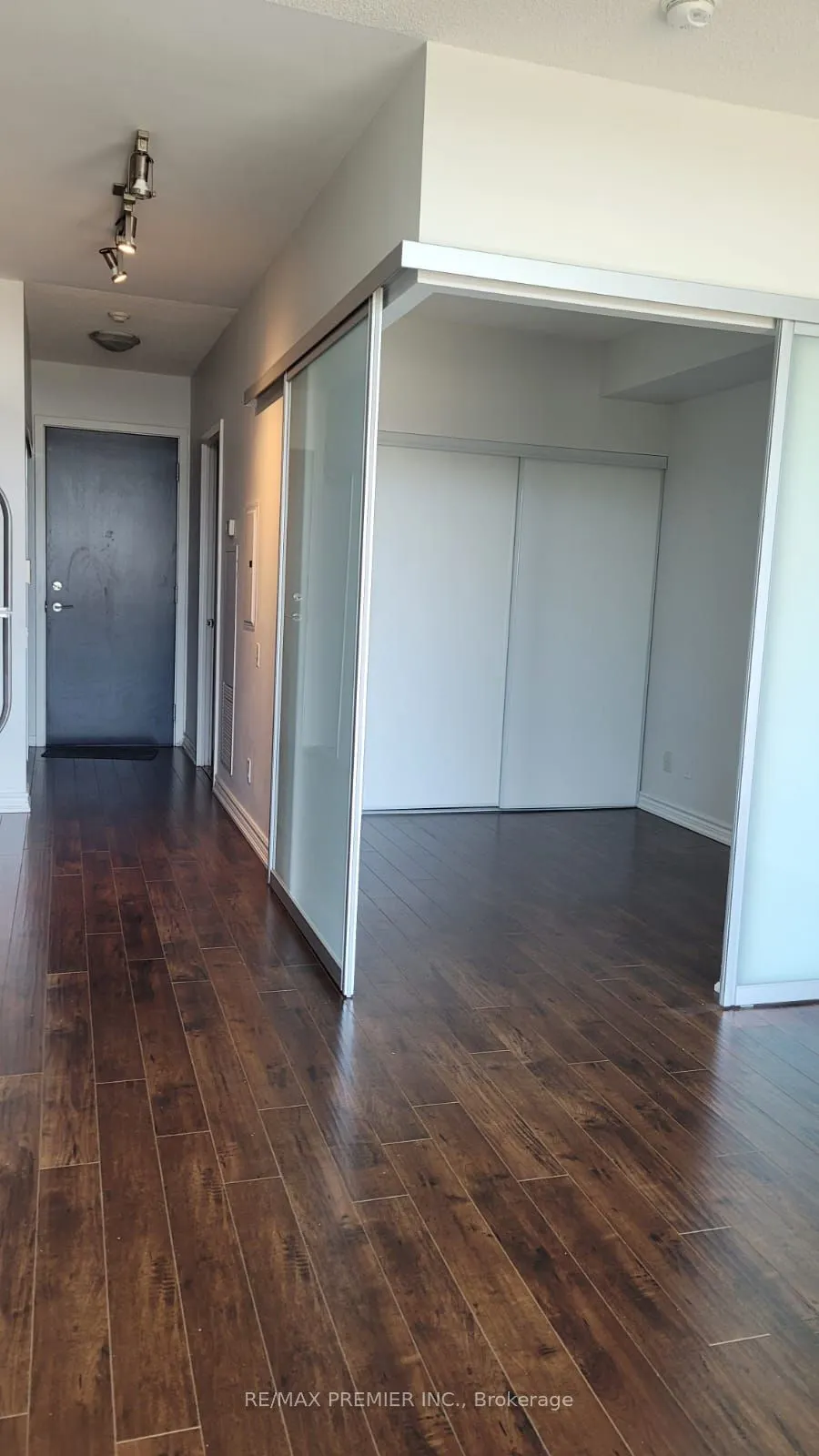 105 The Queensway Avenue, #2906