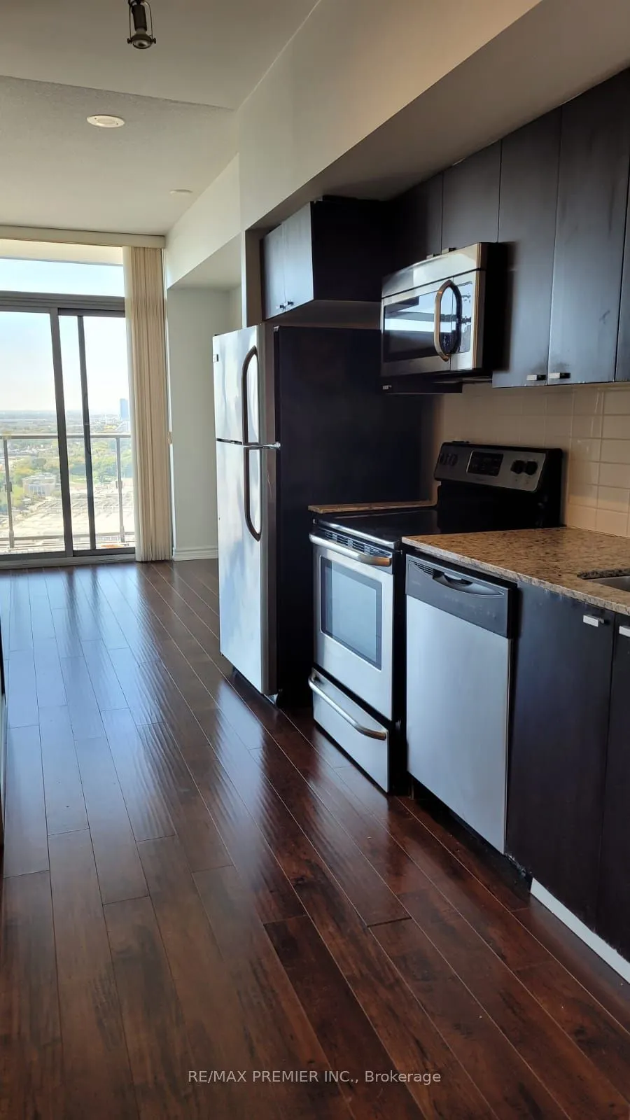 105 The Queensway Avenue, #2906