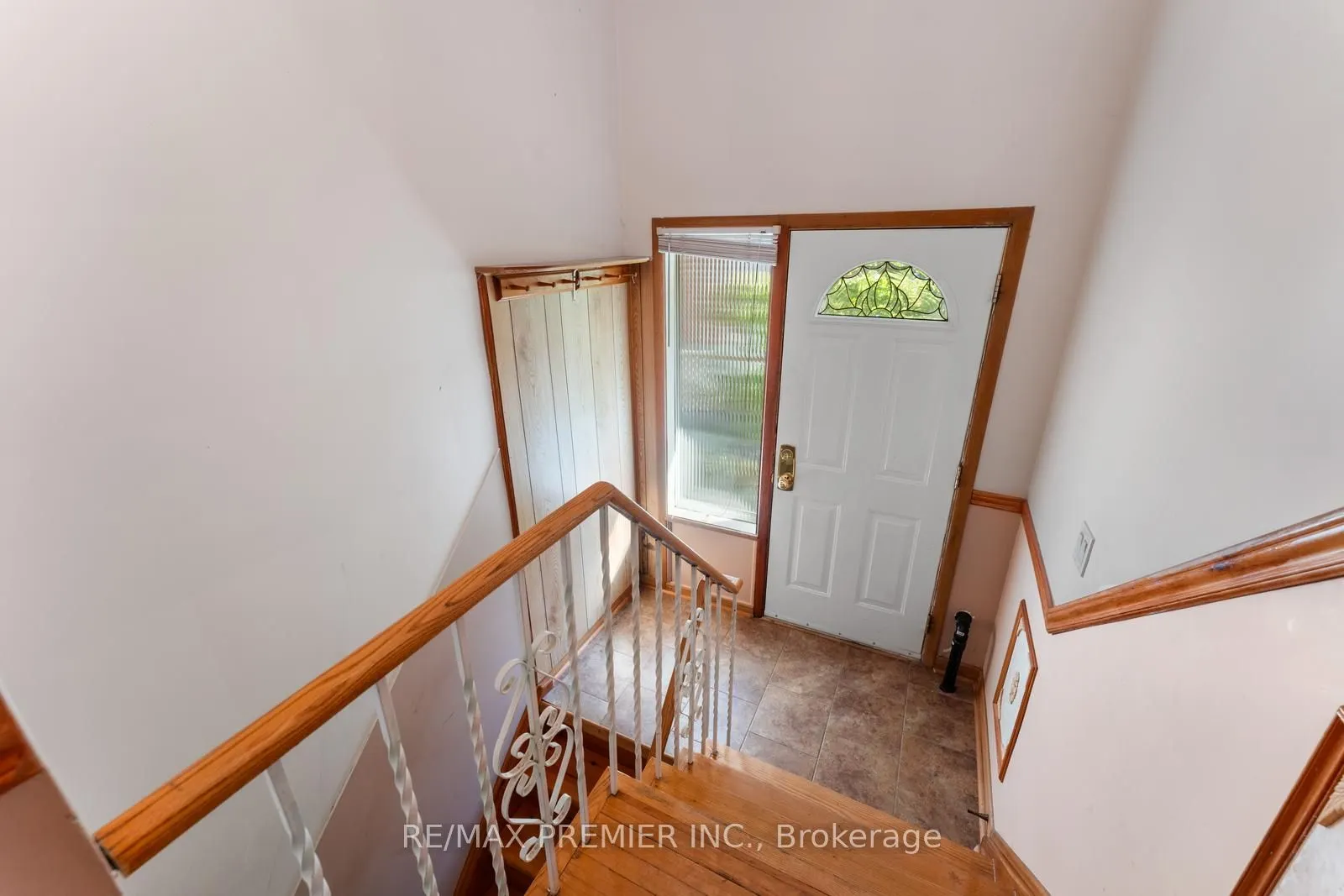 219 La Rose Avenue
