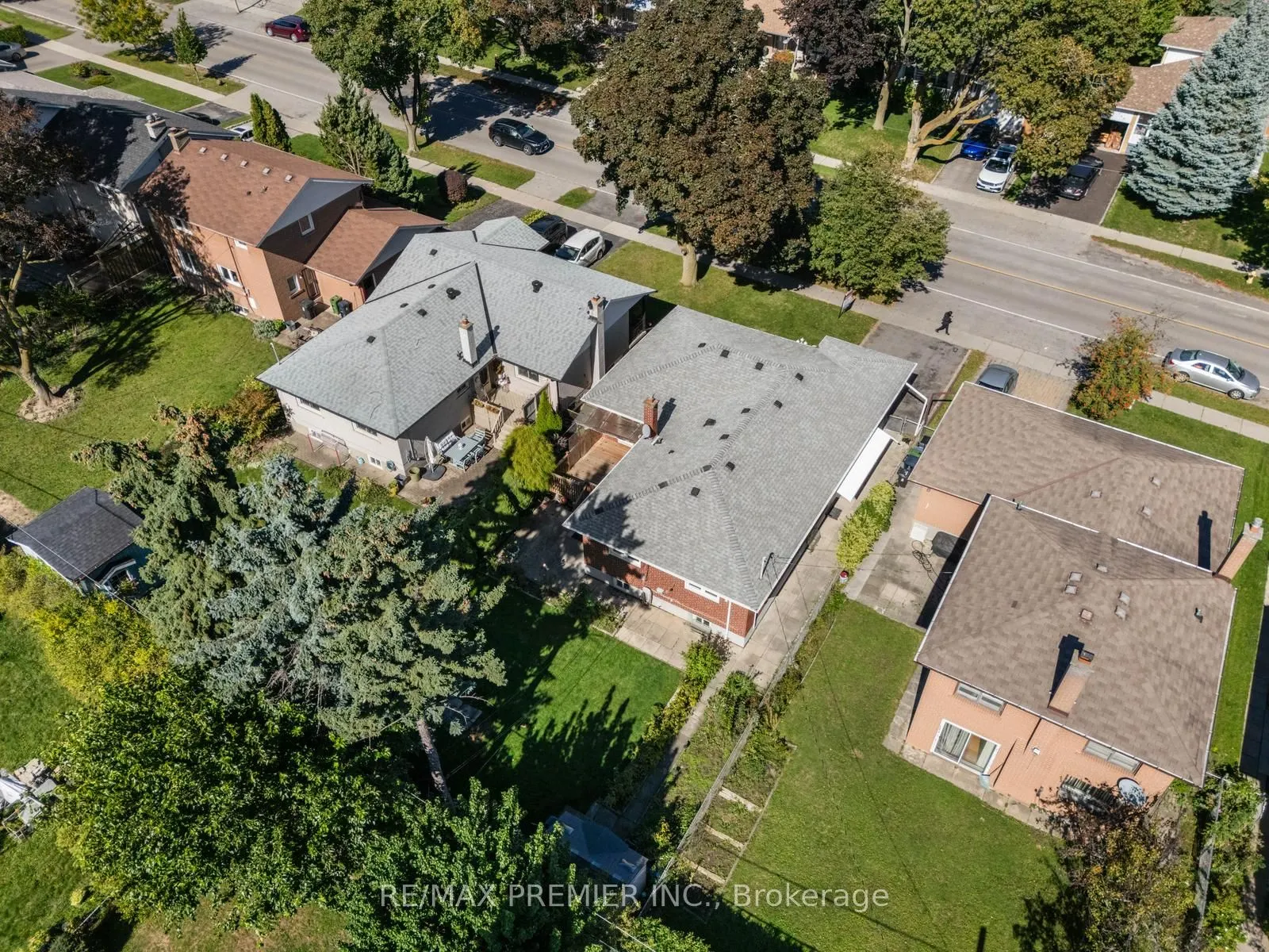 219 La Rose Avenue