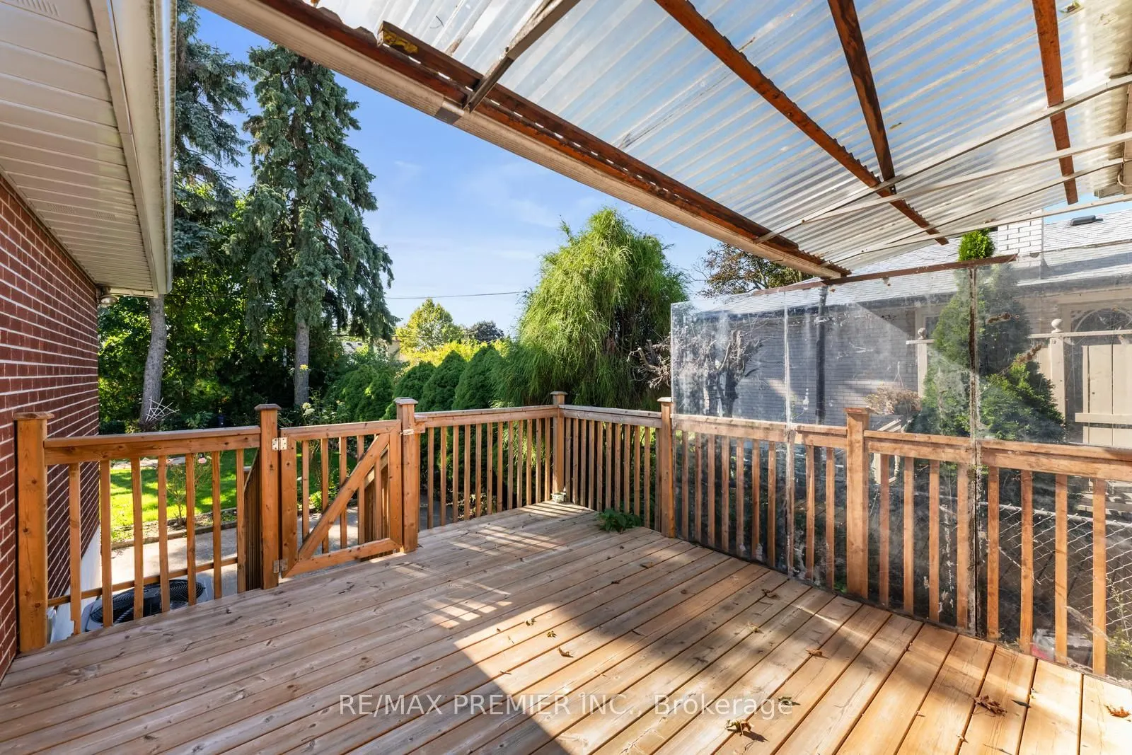 219 La Rose Avenue