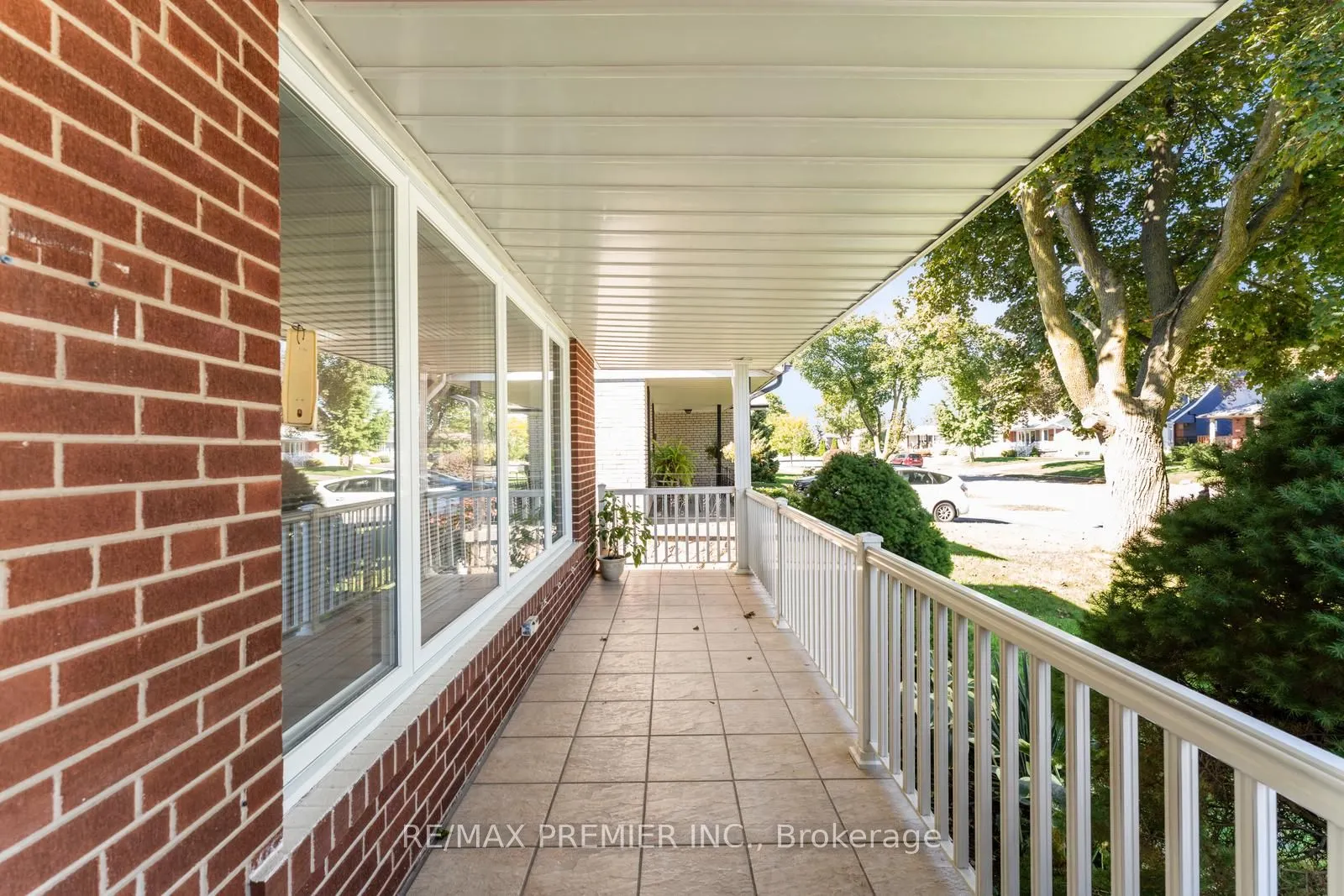 219 La Rose Avenue