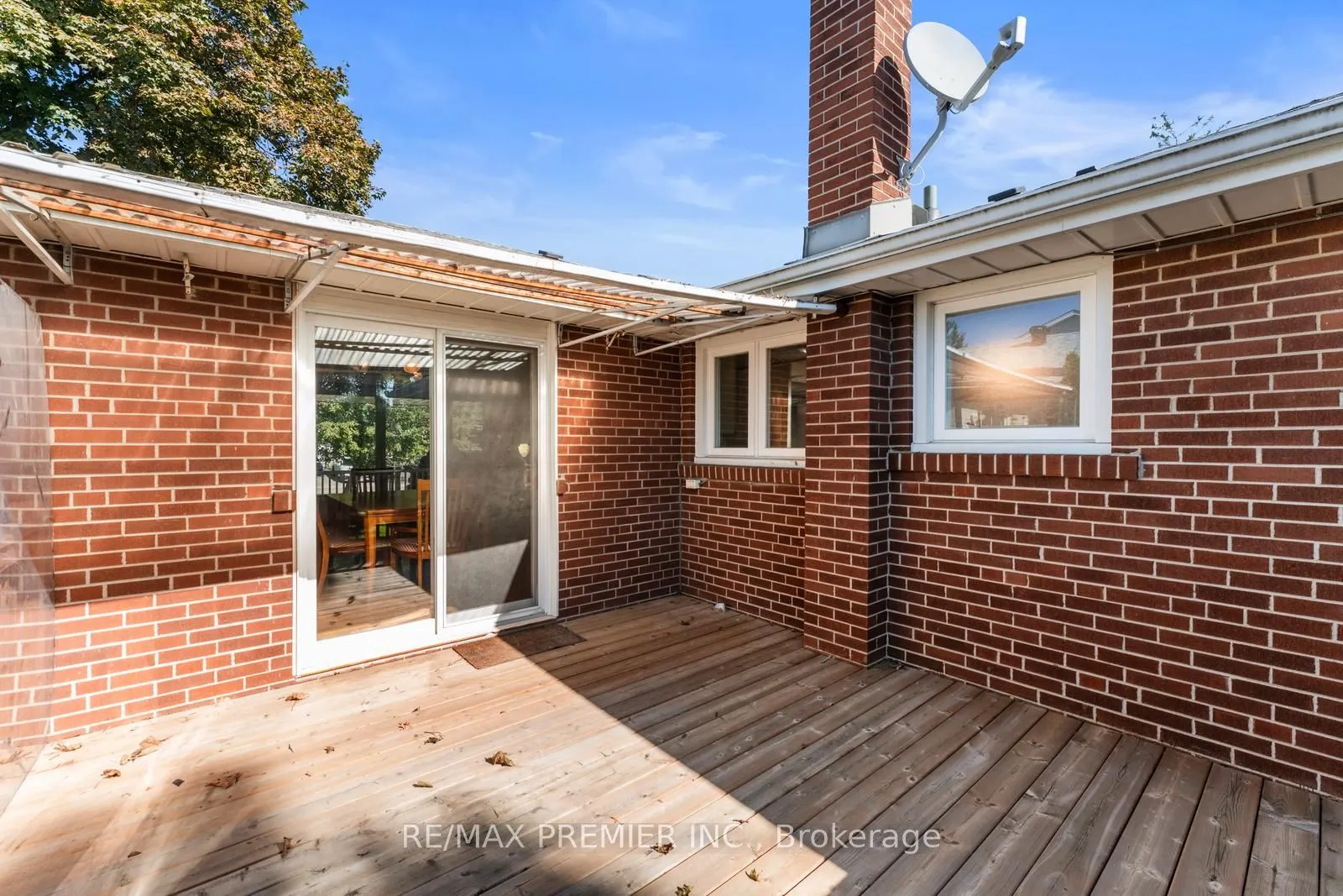 219 La Rose Avenue