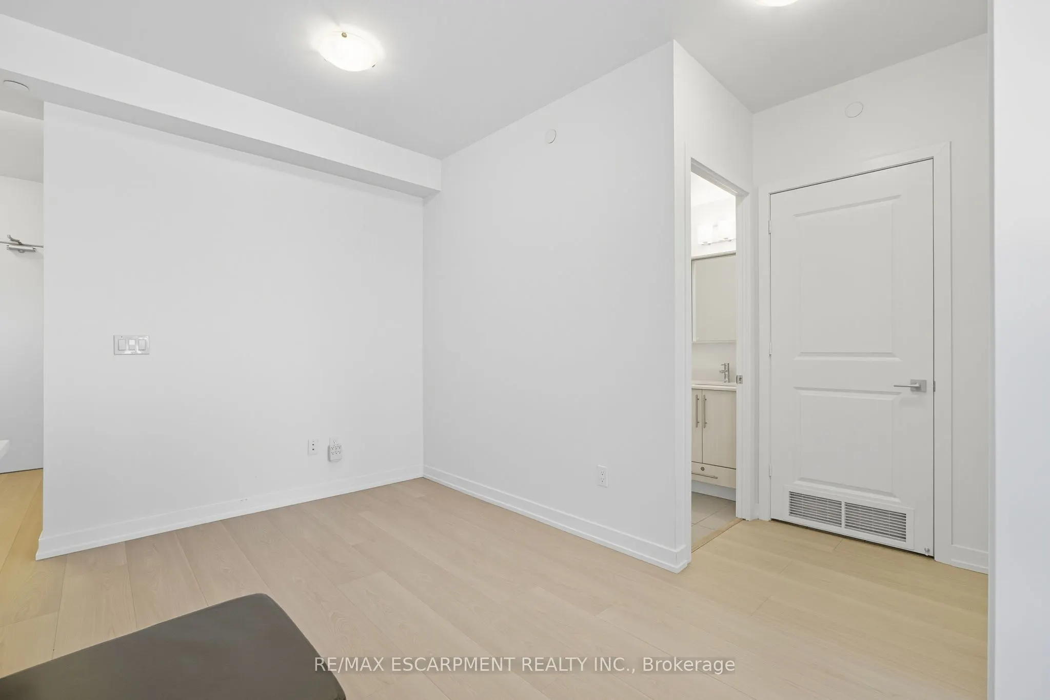 4655 Glen Erin Drive, #1501
