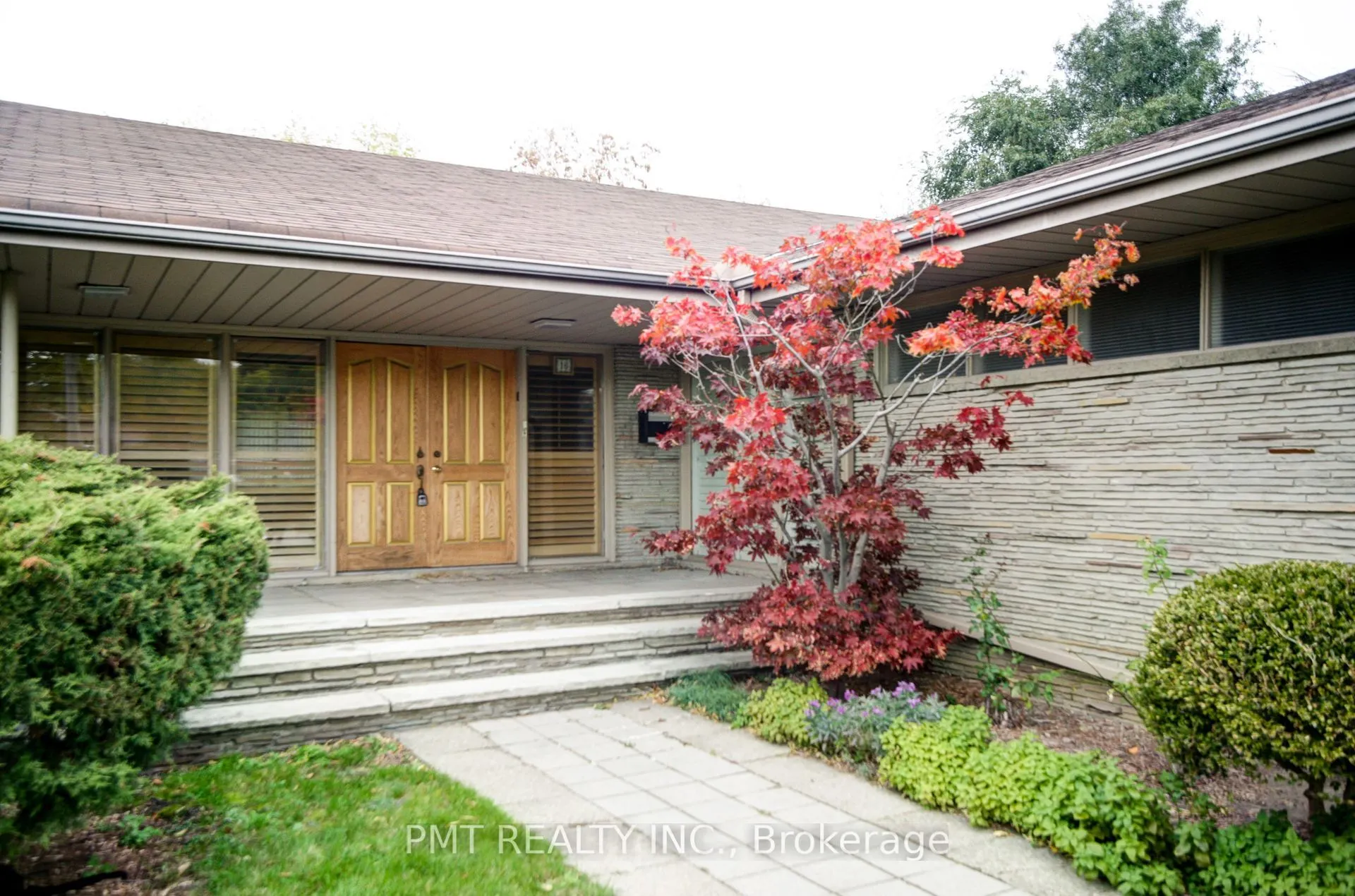 16 Carousel Court