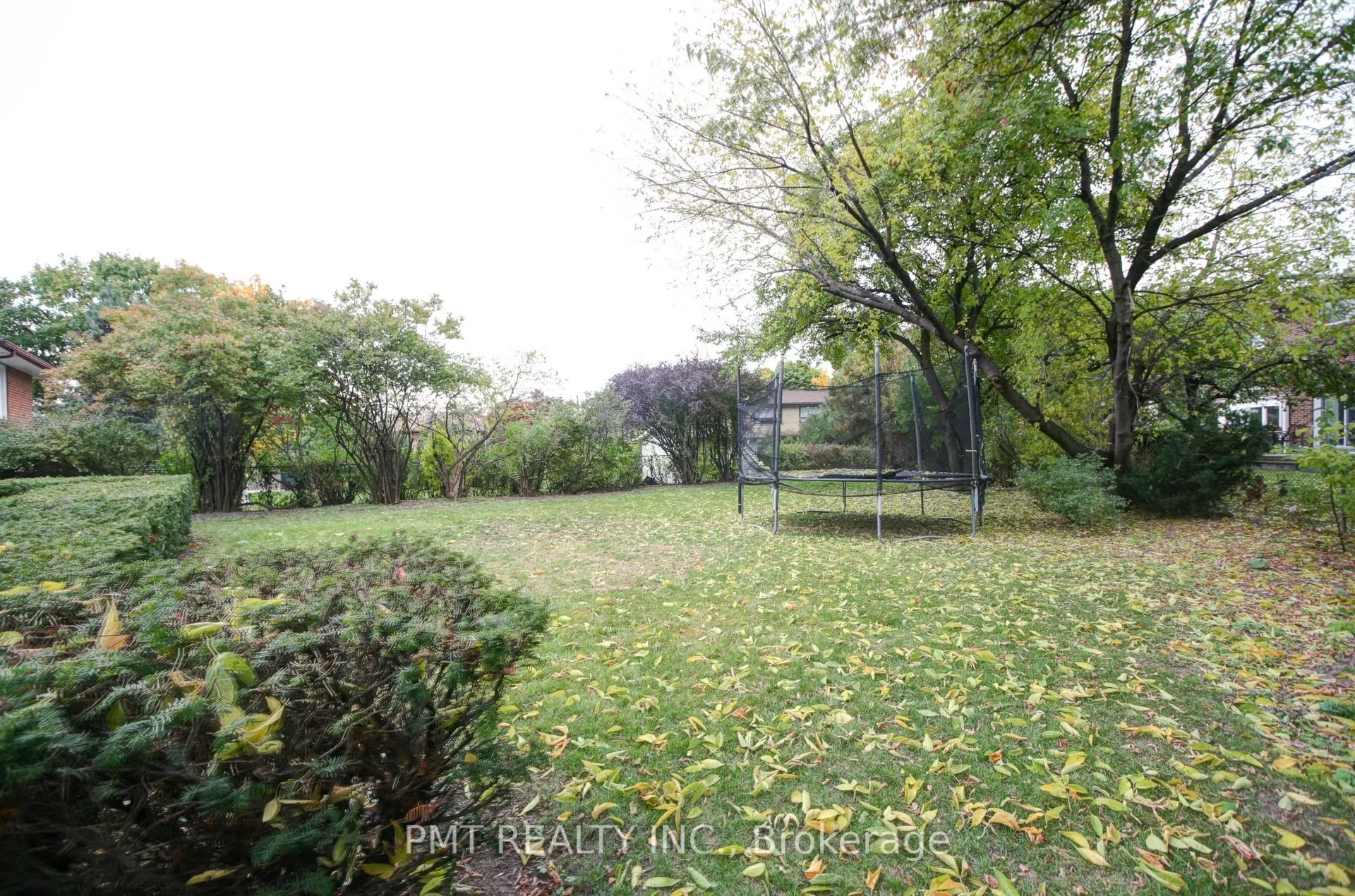 16 Carousel Court