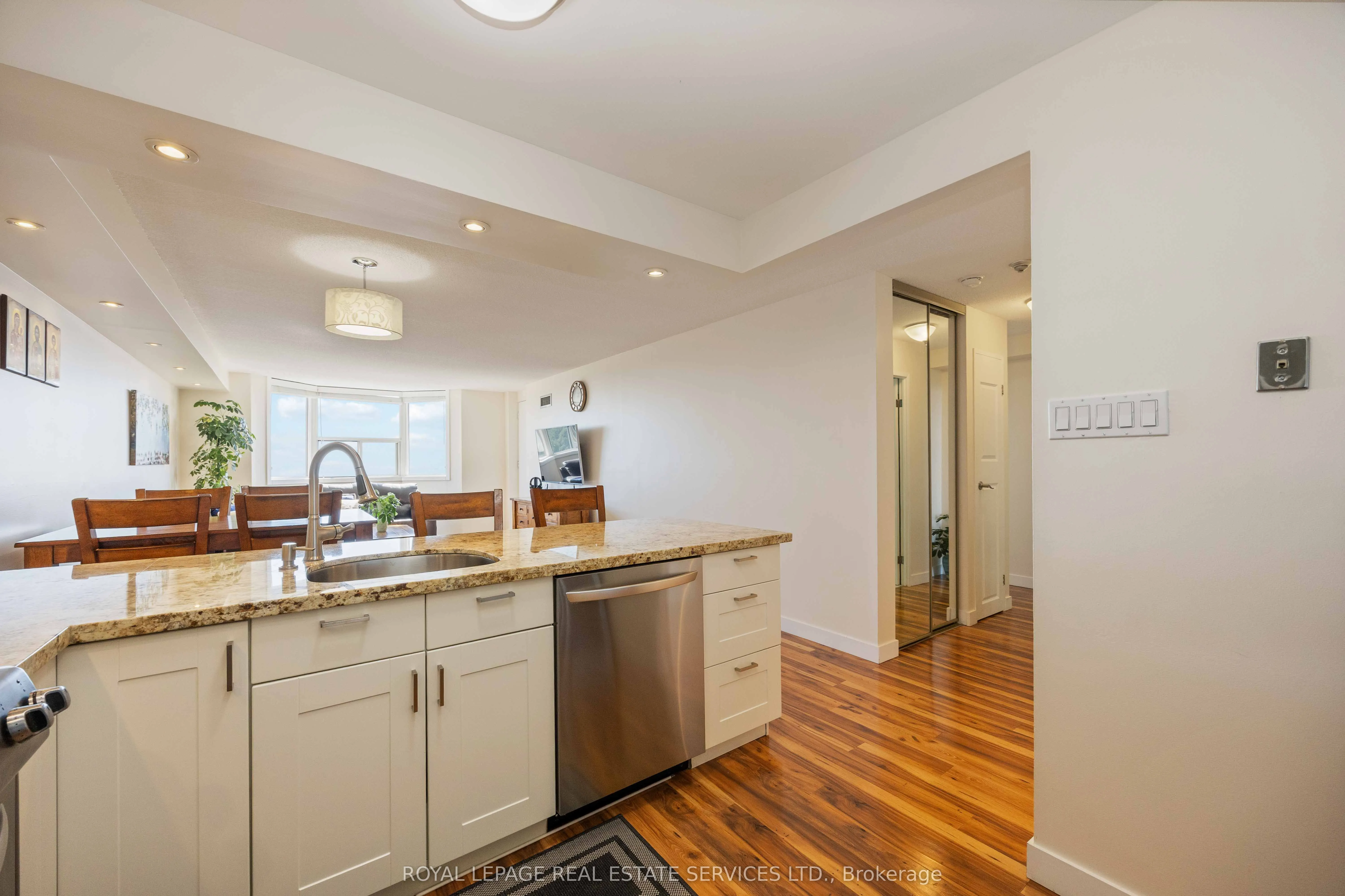 3845 Lakeshore Boulevard W, #1410