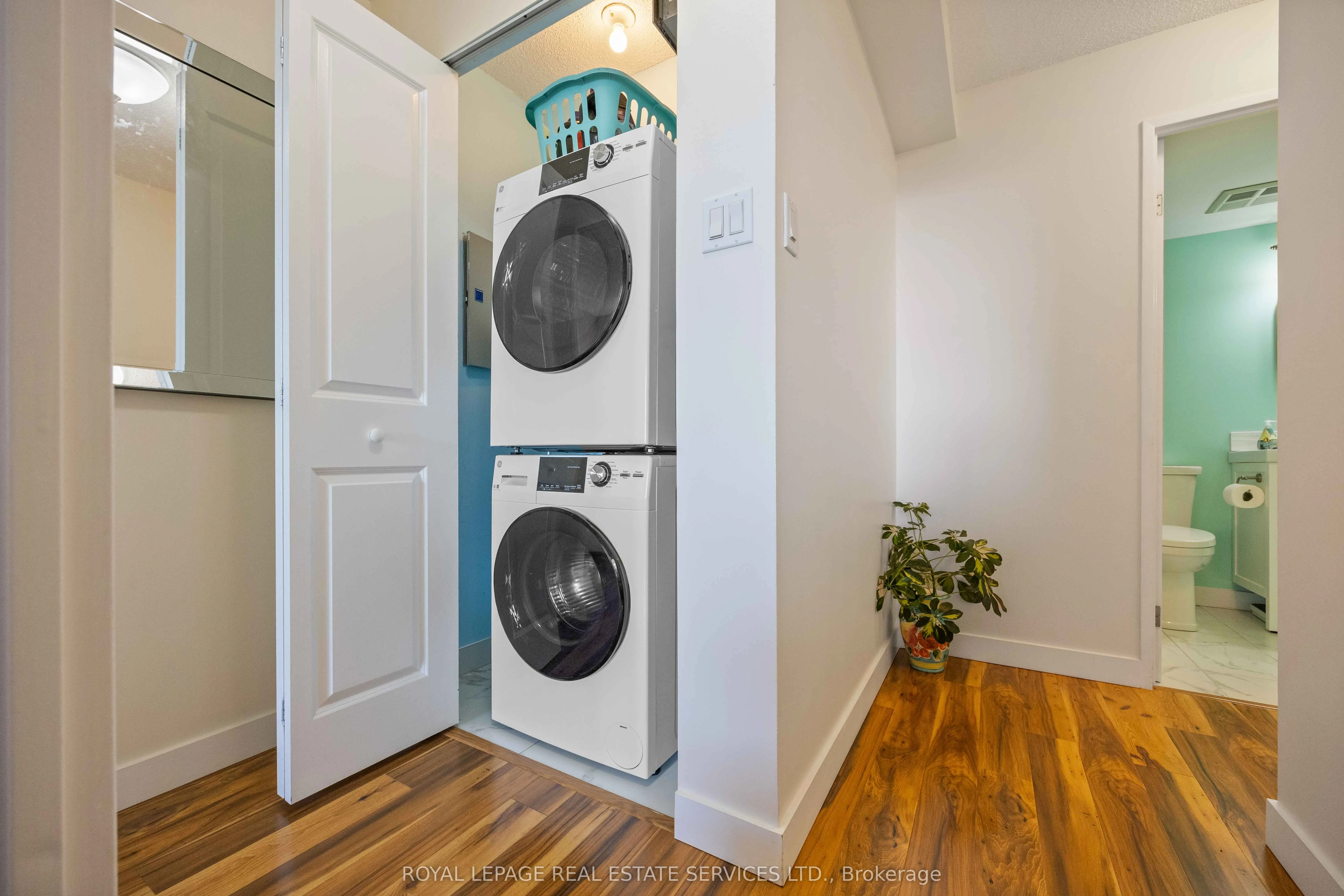 3845 Lakeshore Boulevard W, #1410