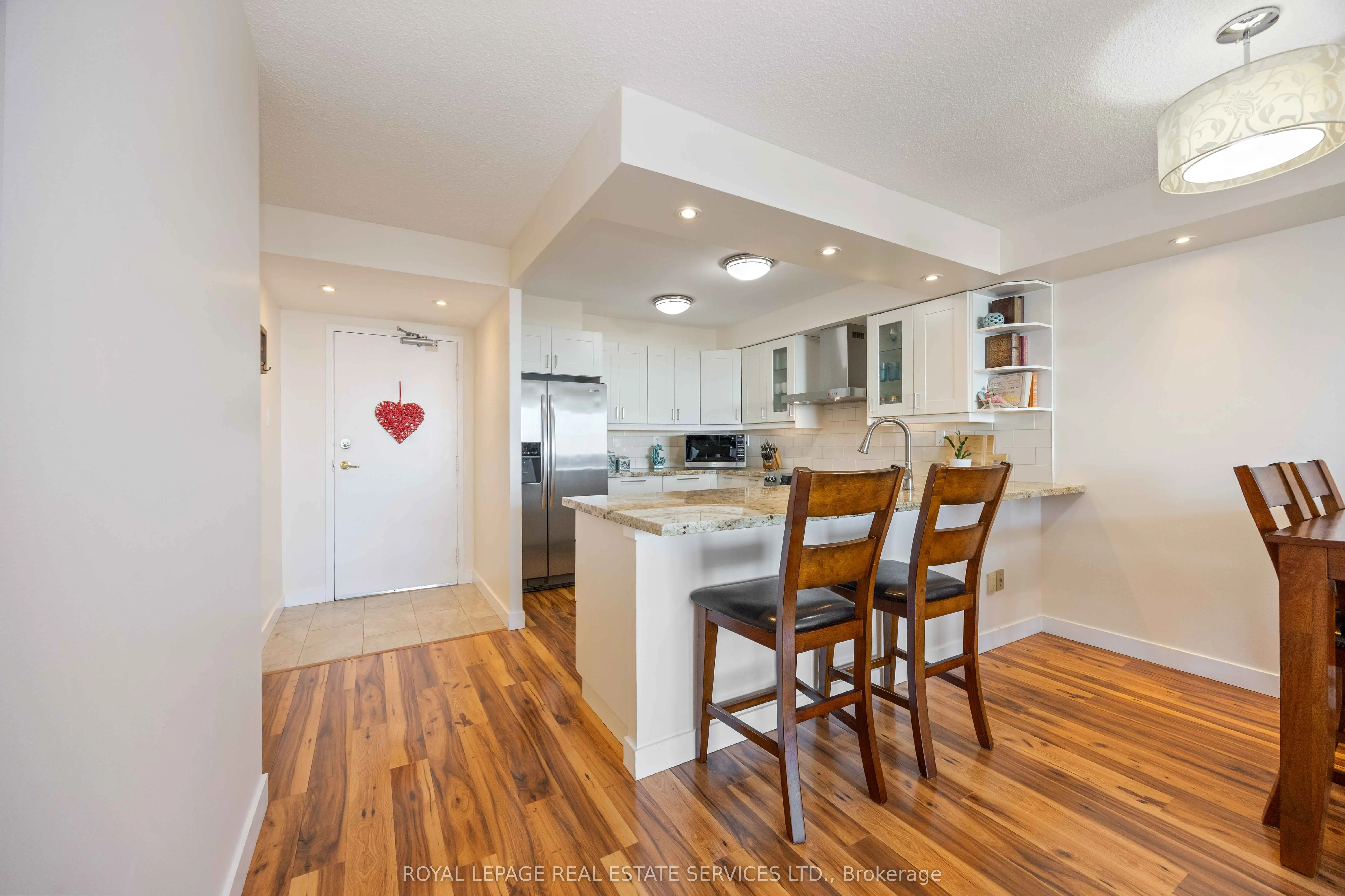 3845 Lakeshore Boulevard W, #1410