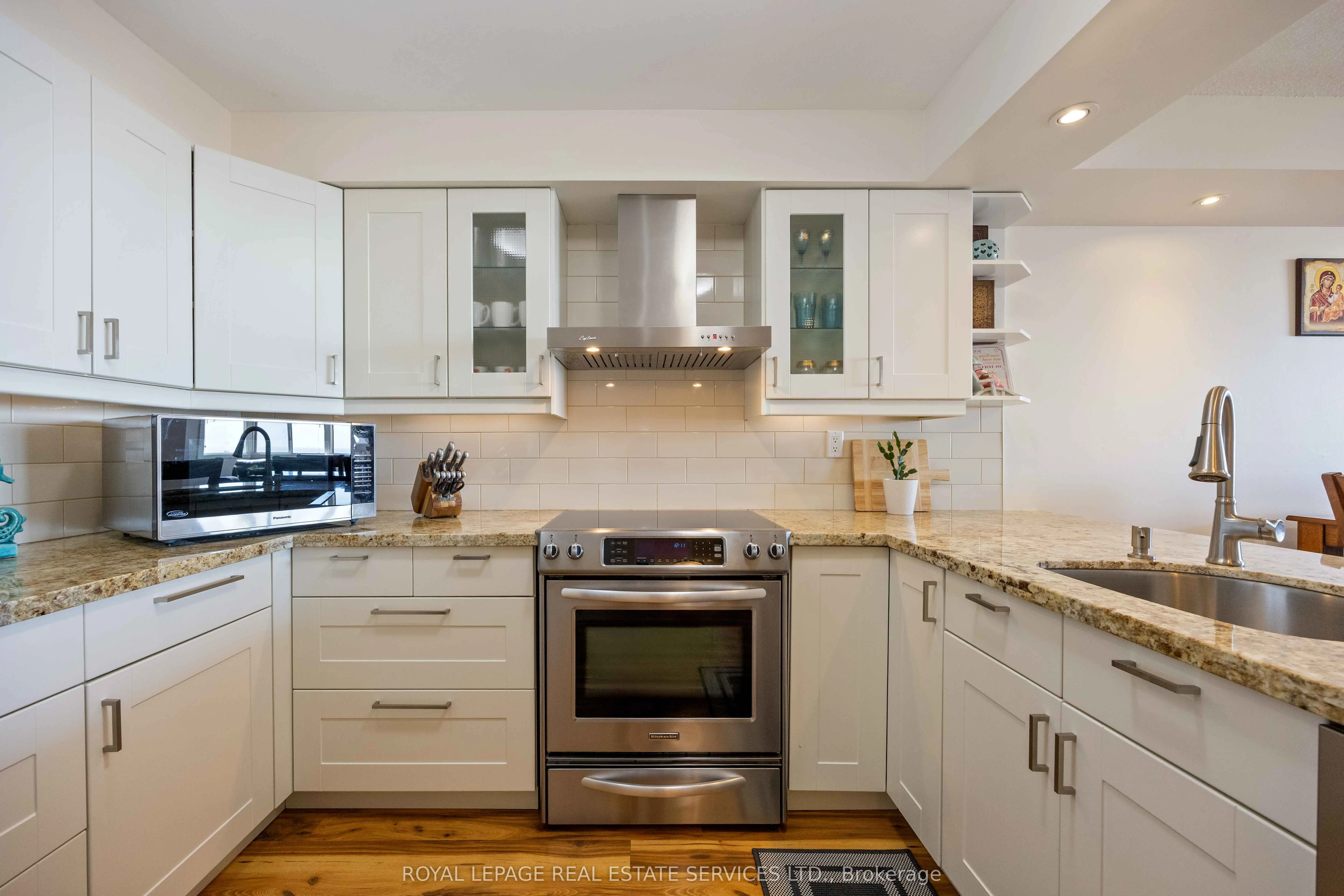 3845 Lakeshore Boulevard W, #1410