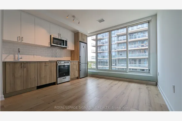 1195 The Queensway