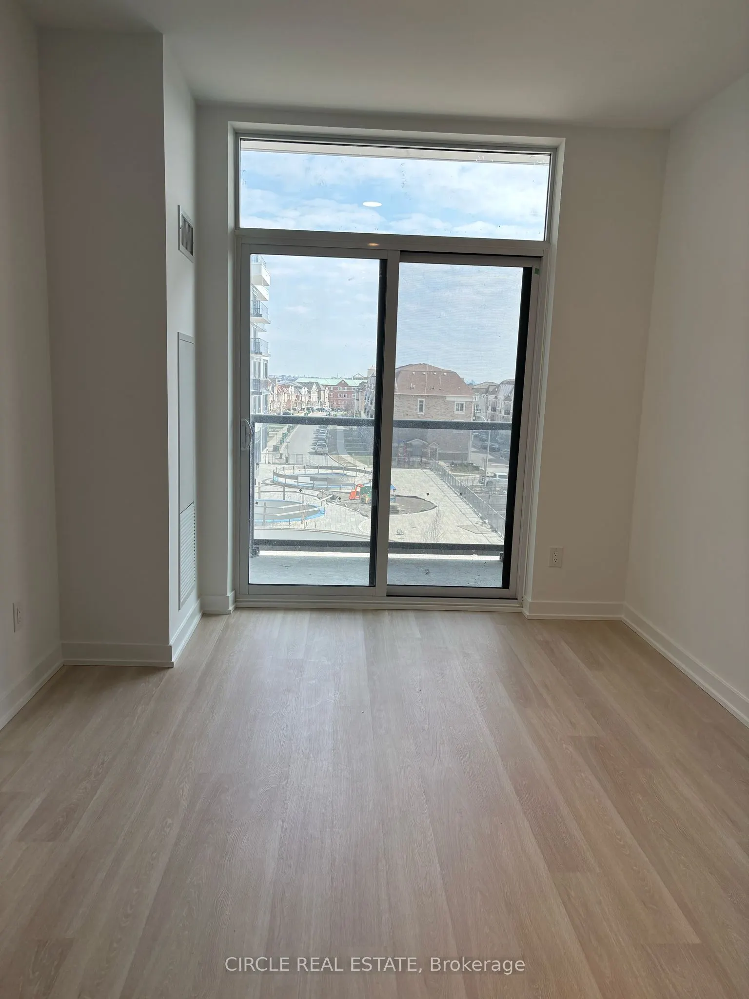 5105 Hurontario Street, #404