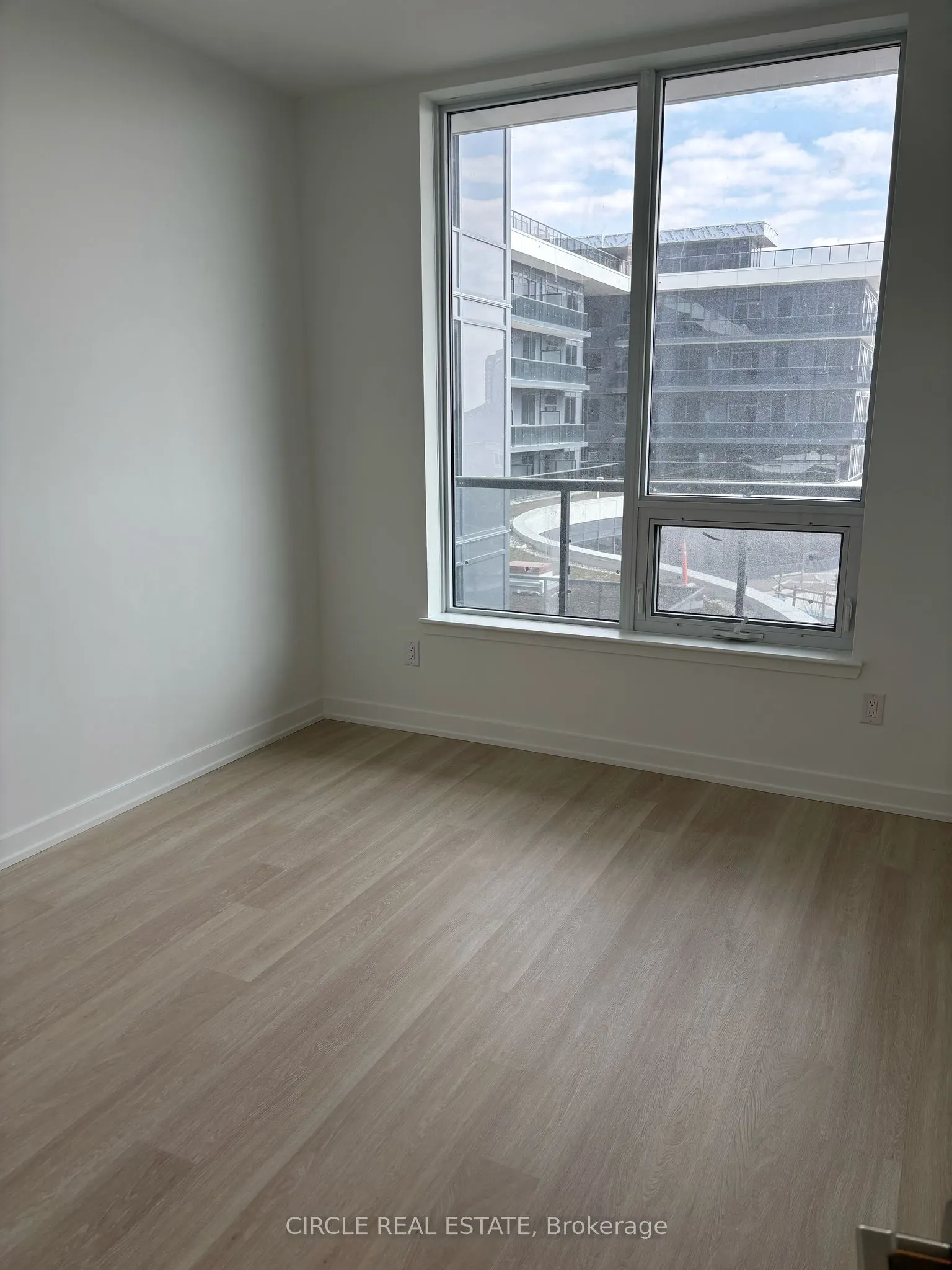 5105 Hurontario Street, #404