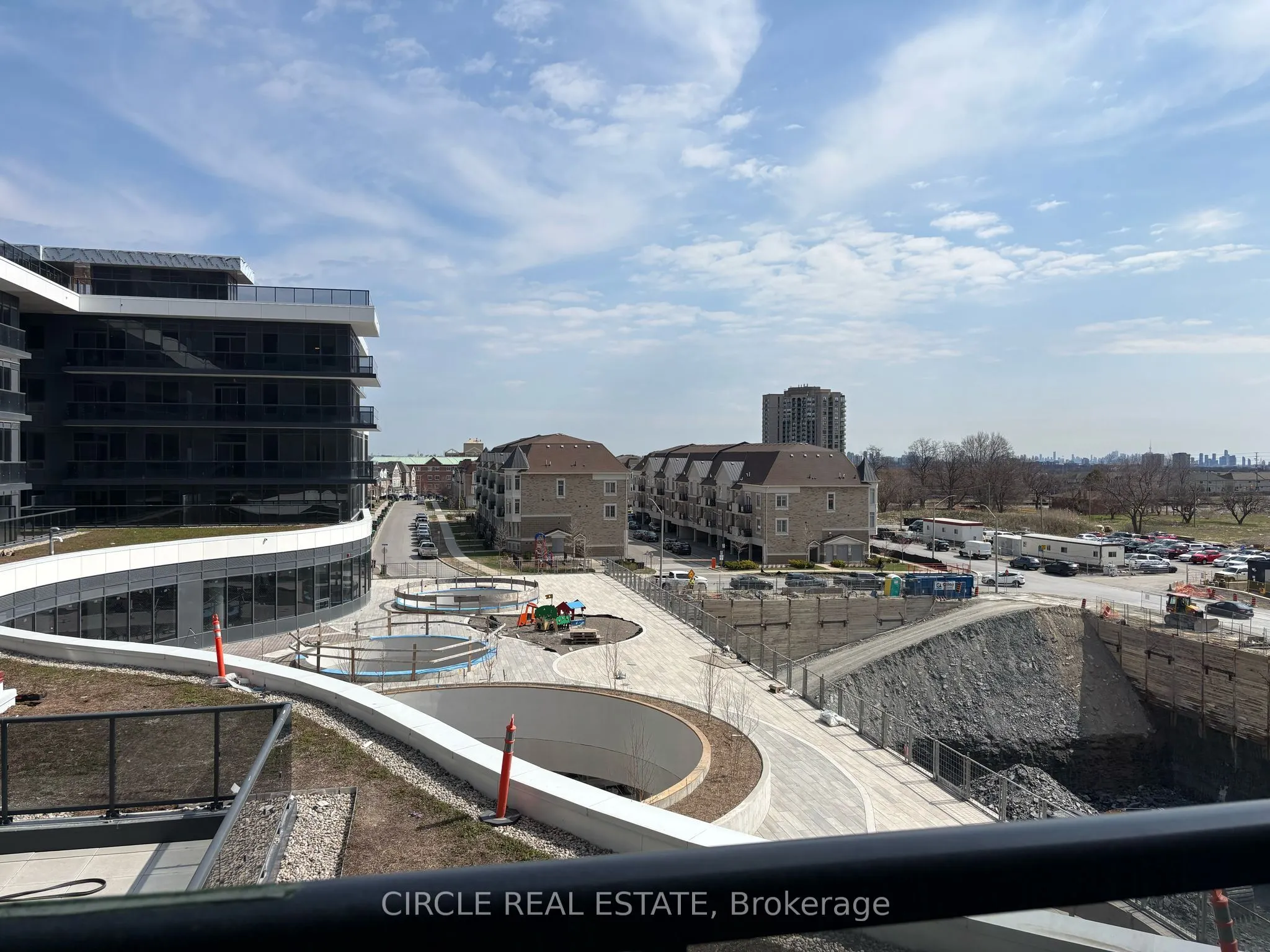 5105 Hurontario Street, #404
