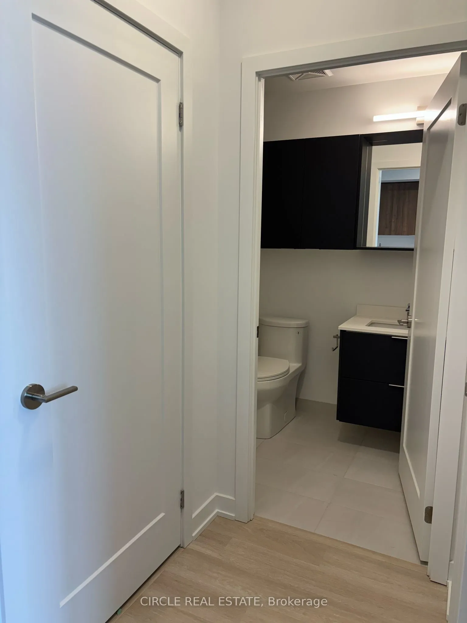5105 Hurontario Street, #404
