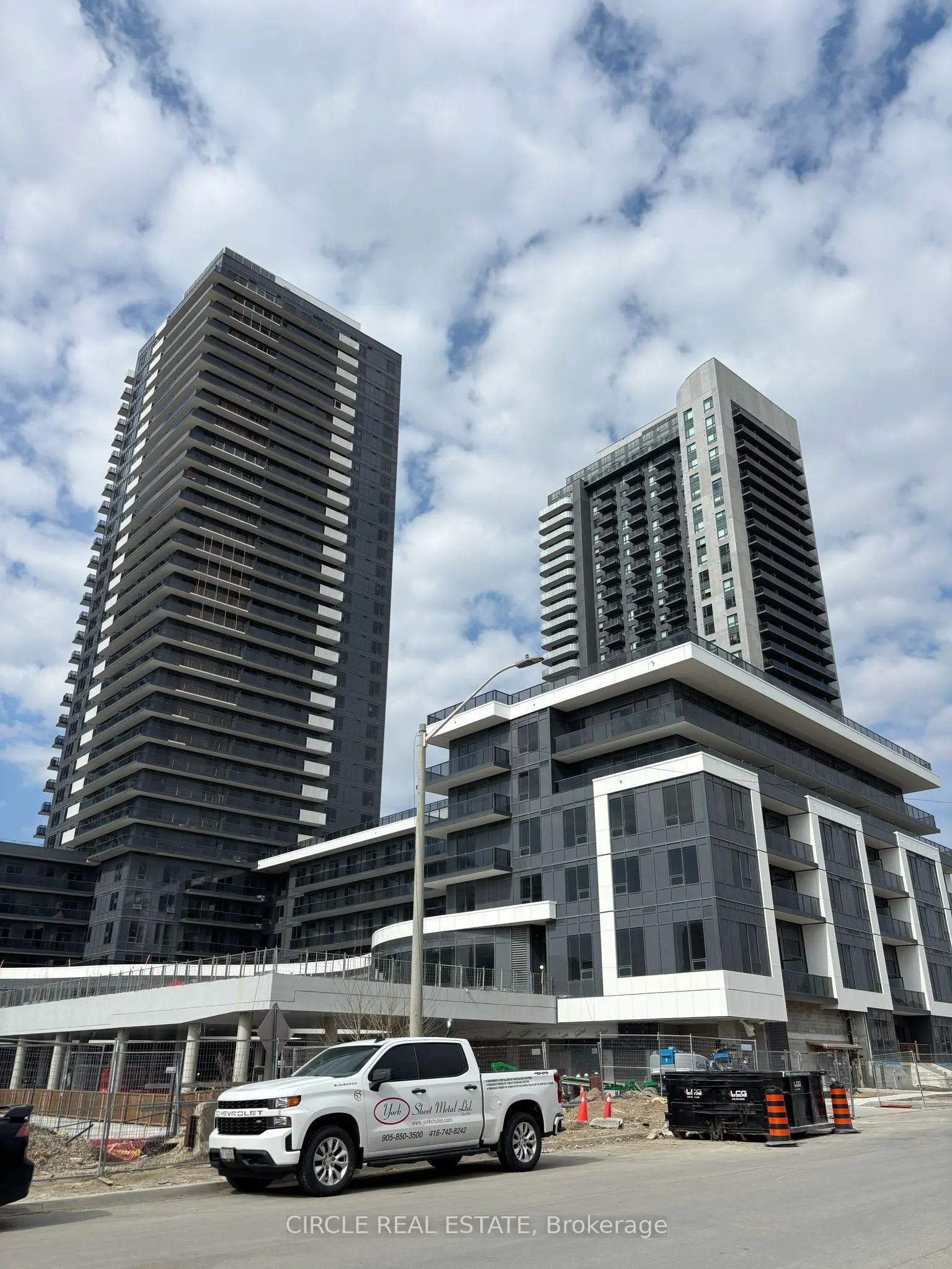 5105 Hurontario Street, #404