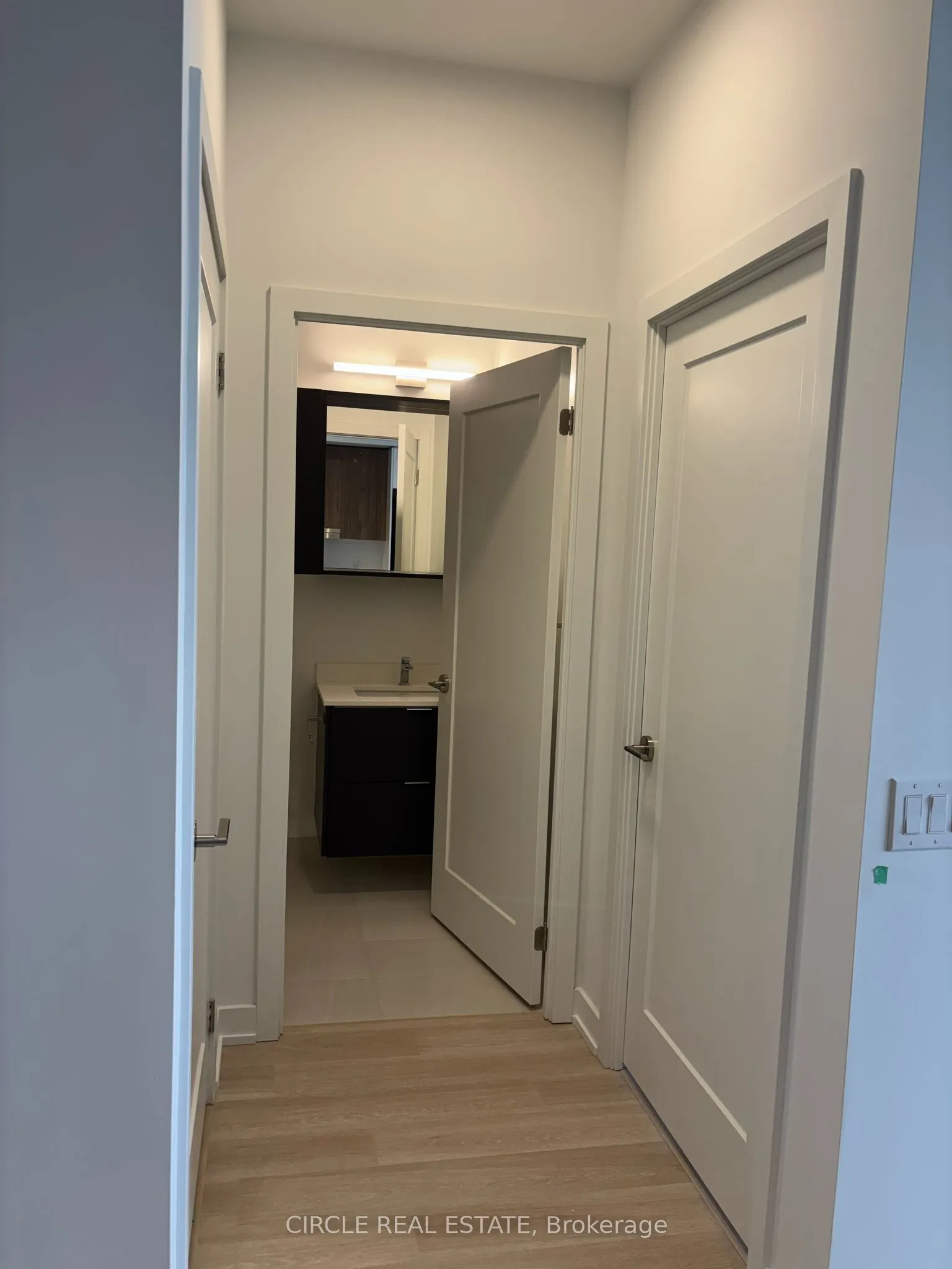 5105 Hurontario Street, #404
