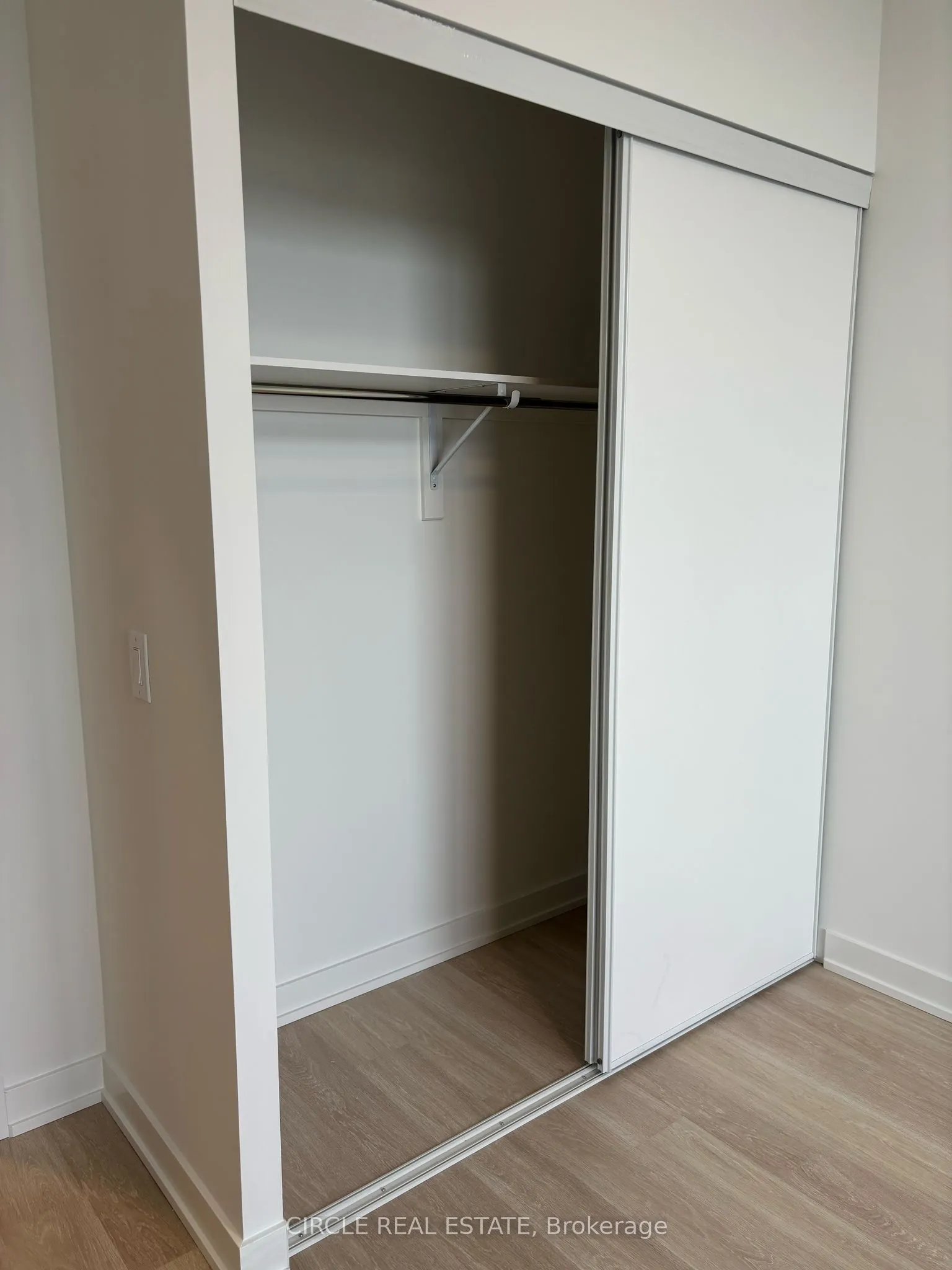 5105 Hurontario Street, #404