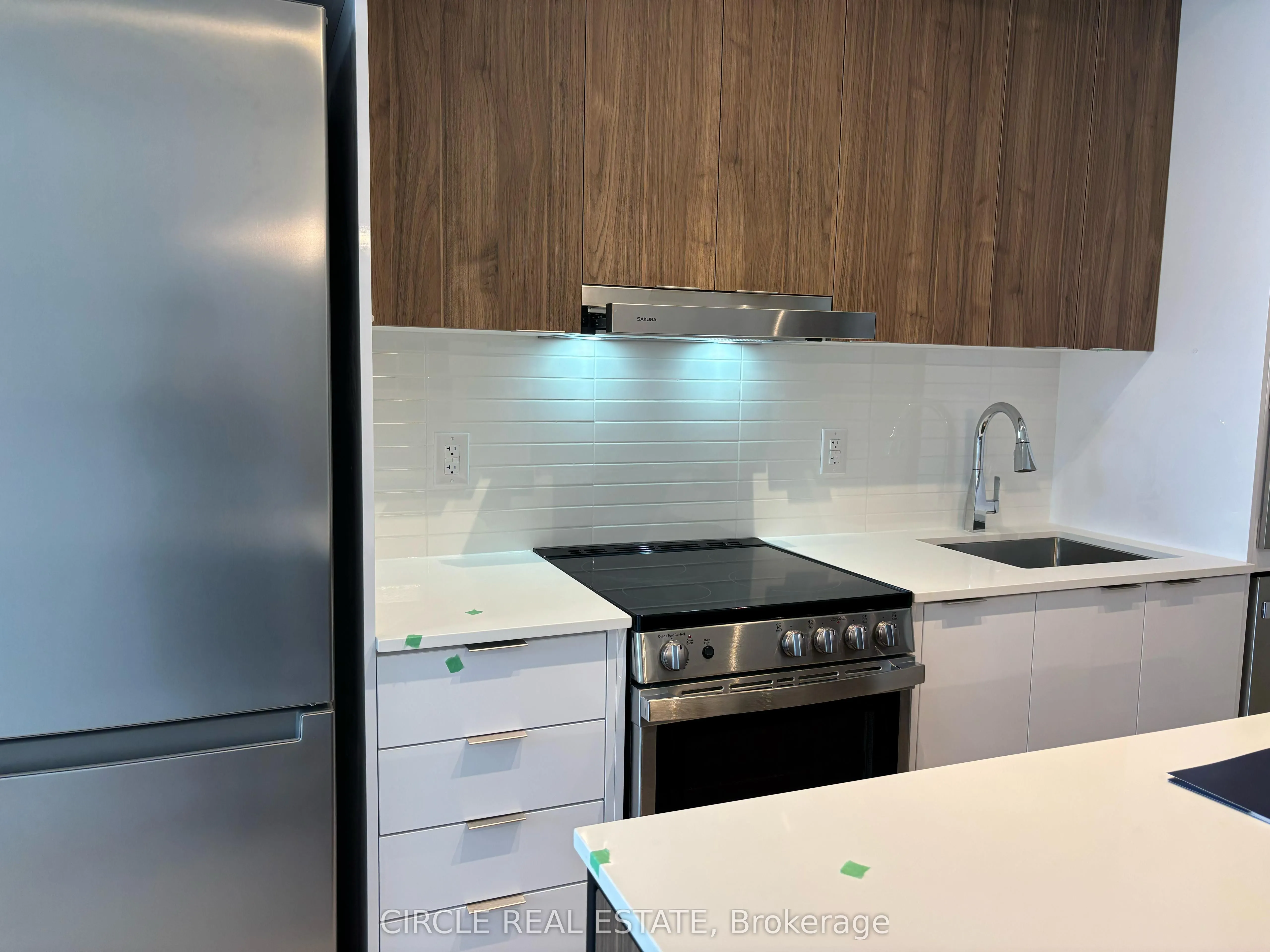 5105 Hurontario Street, #404
