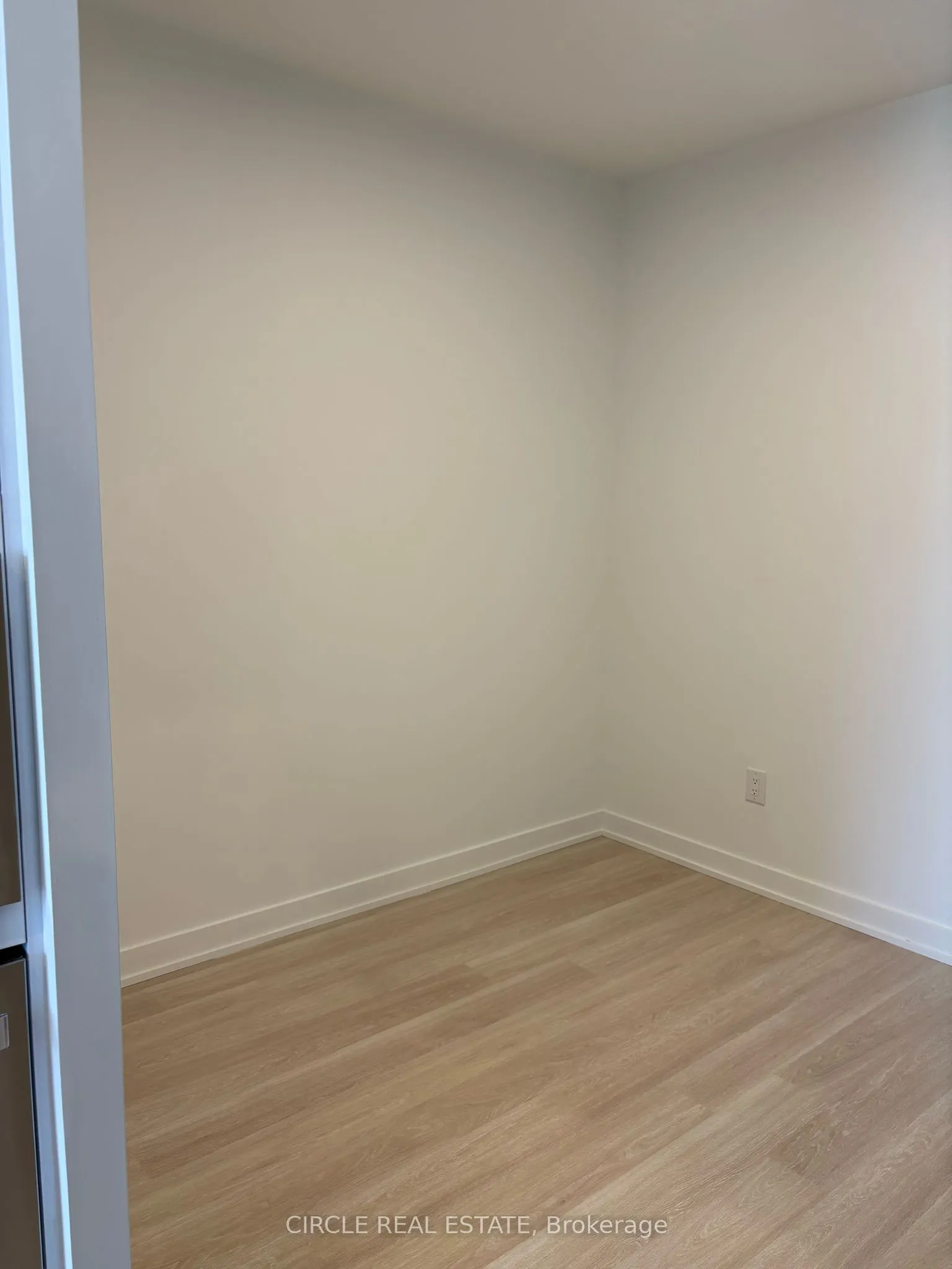 5105 Hurontario Street, #404