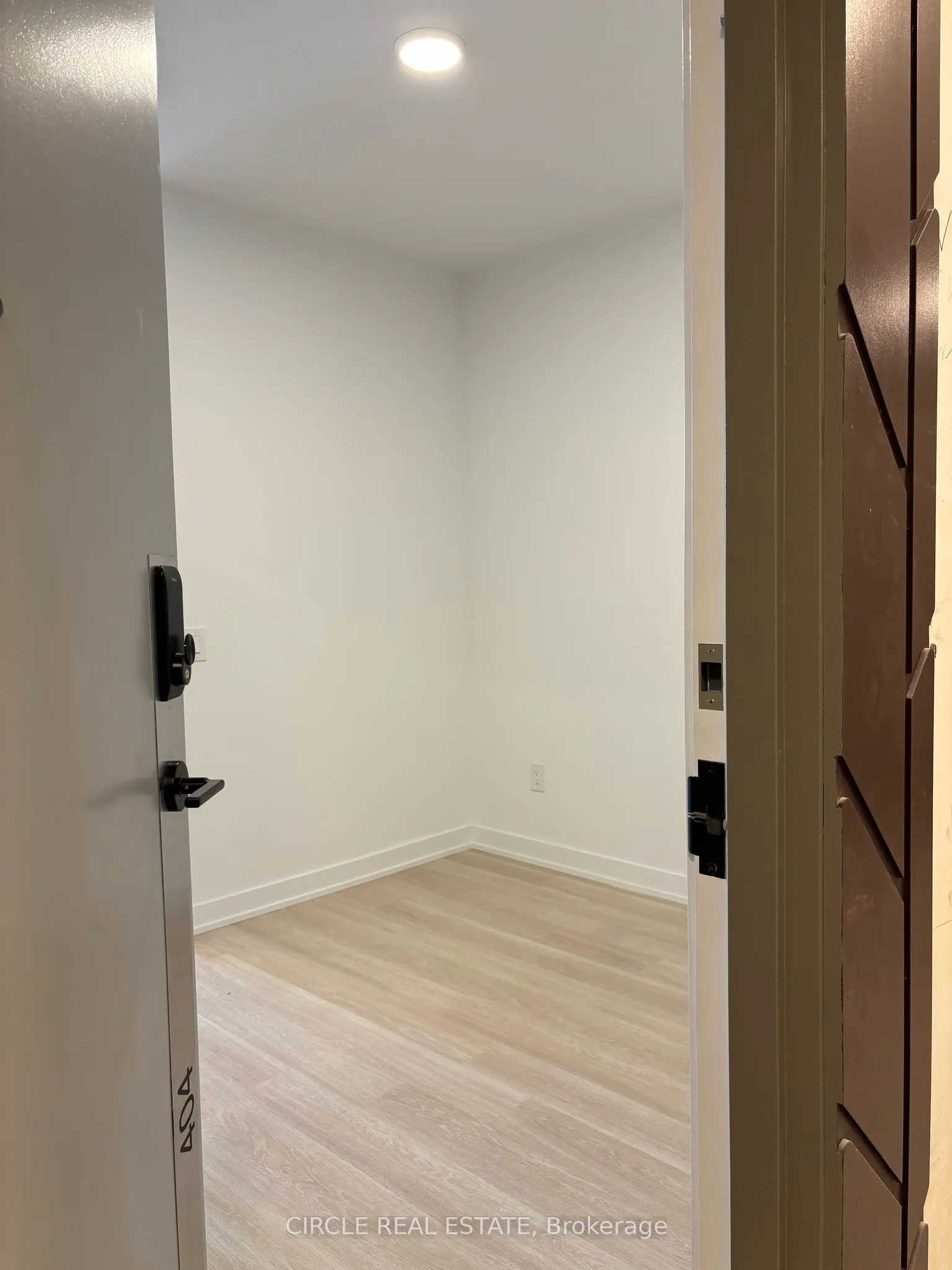 5105 Hurontario Street, #404