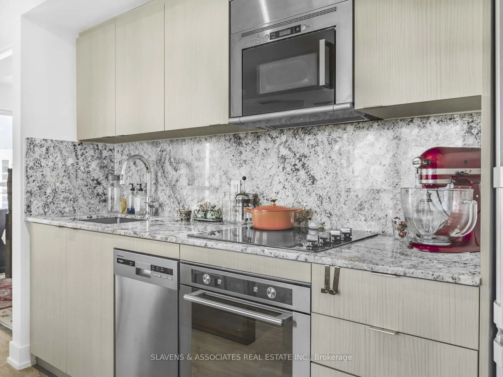 5 Mabelle Avenue, #2633