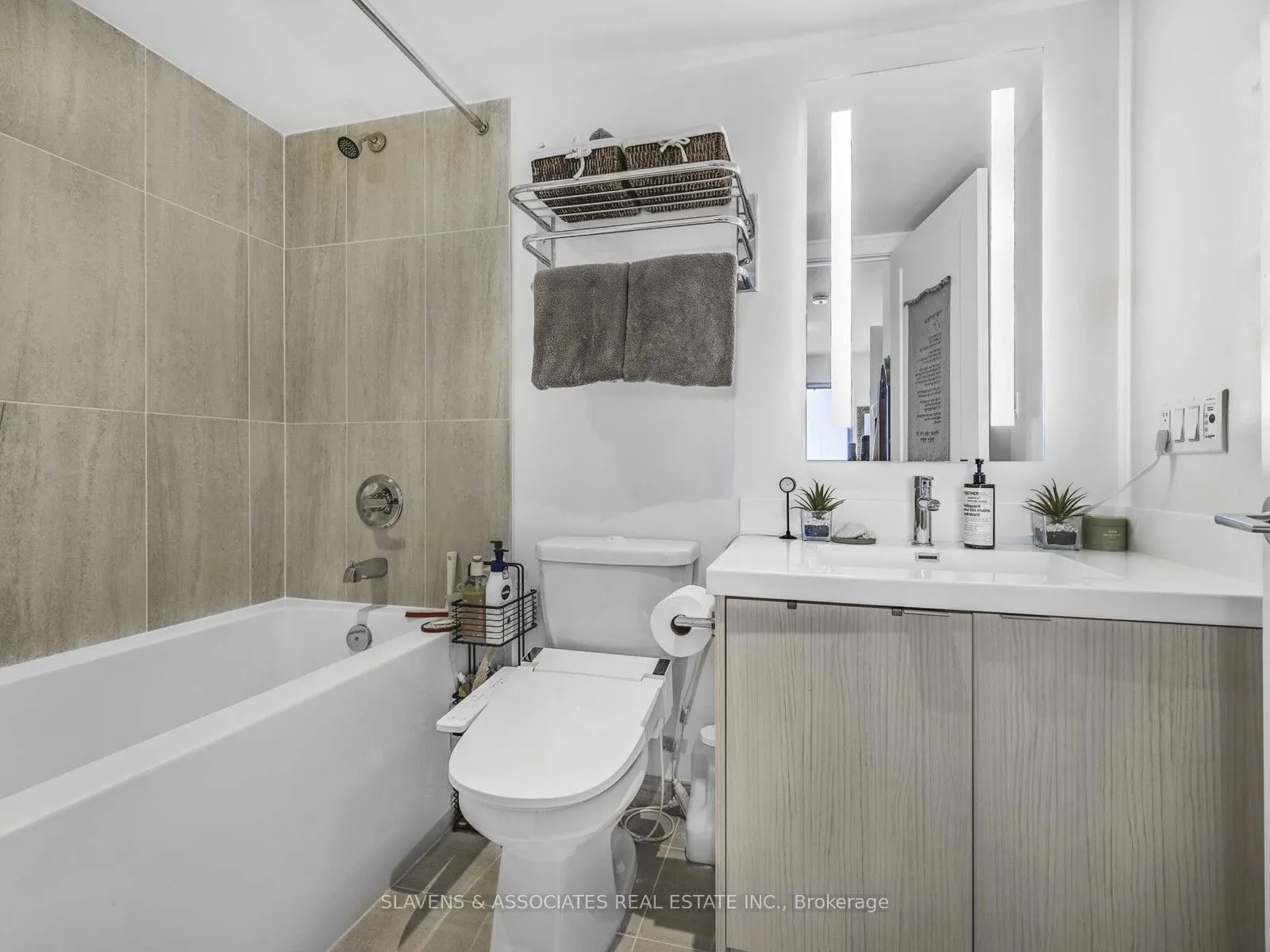 5 Mabelle Avenue, #2633