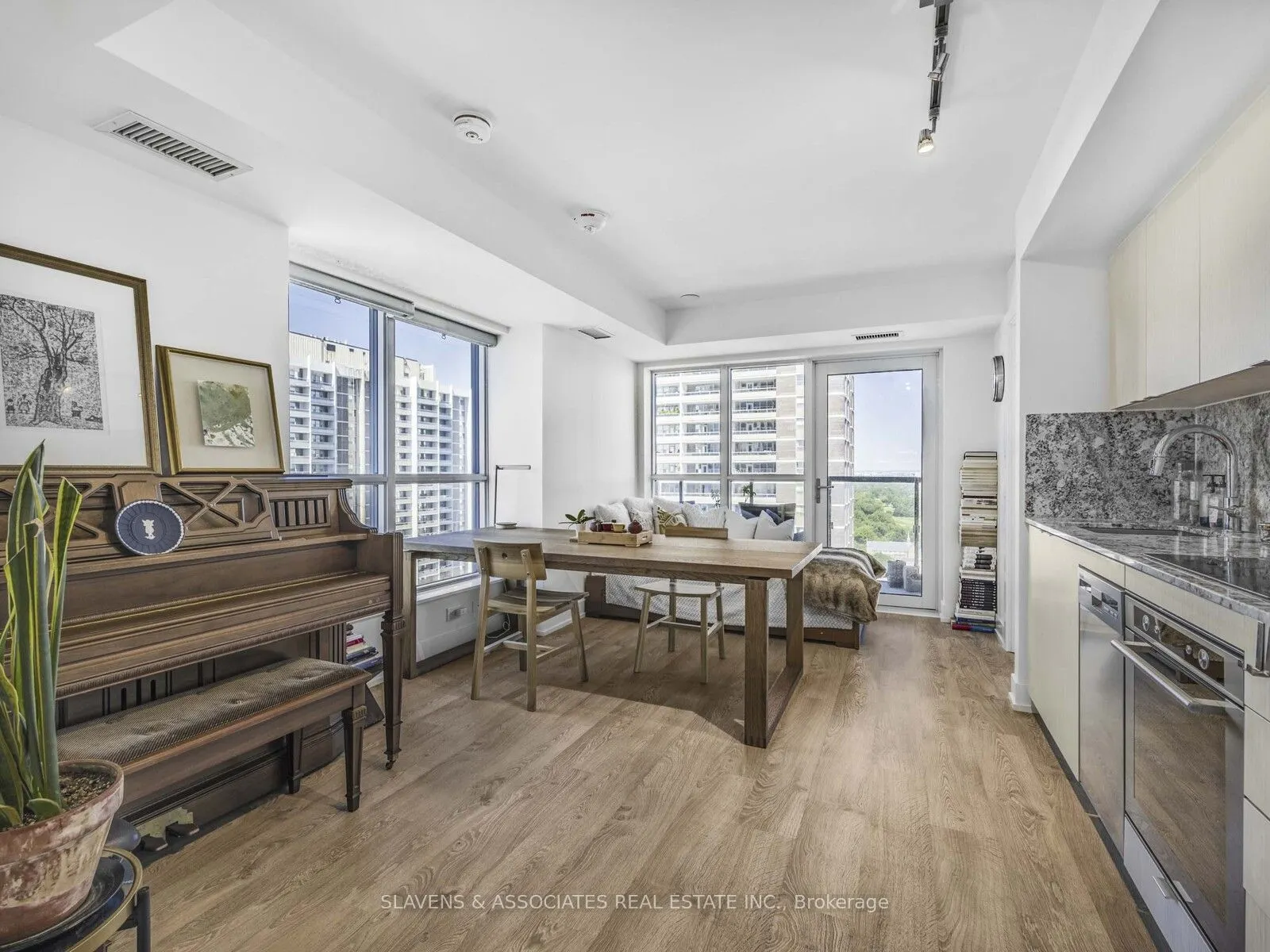 5 Mabelle Avenue, #2633