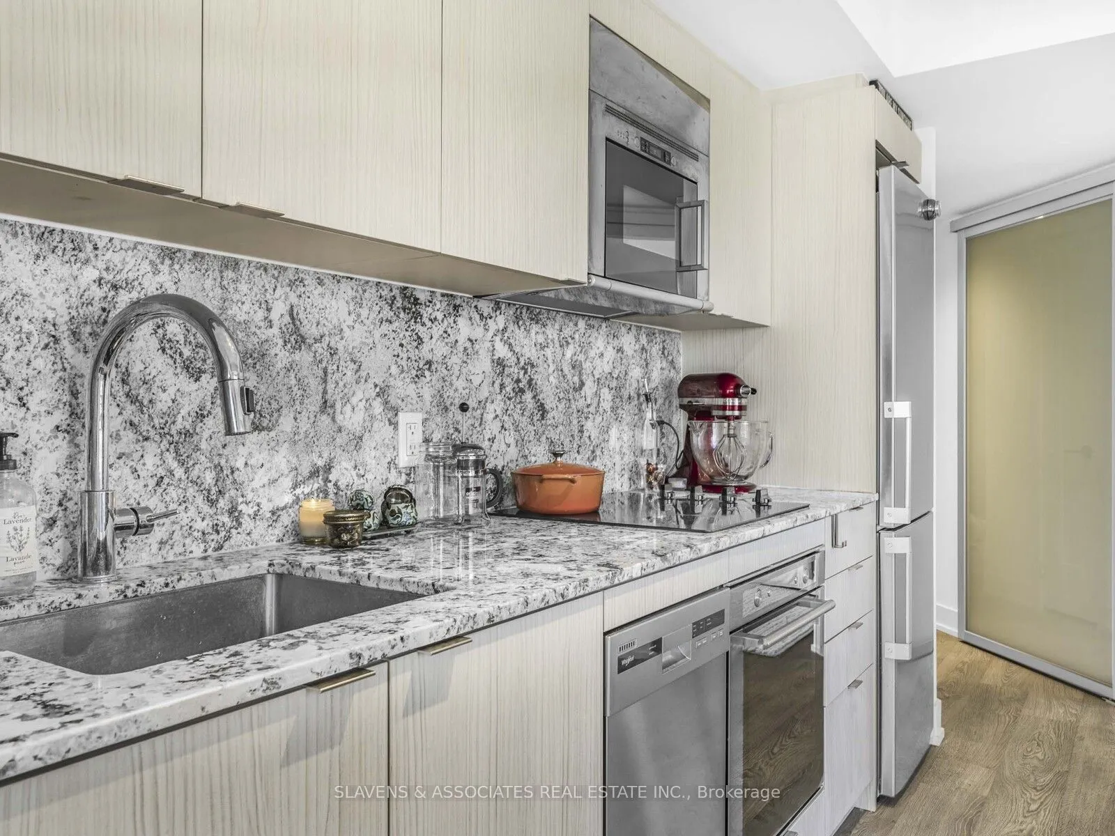 5 Mabelle Avenue, #2633