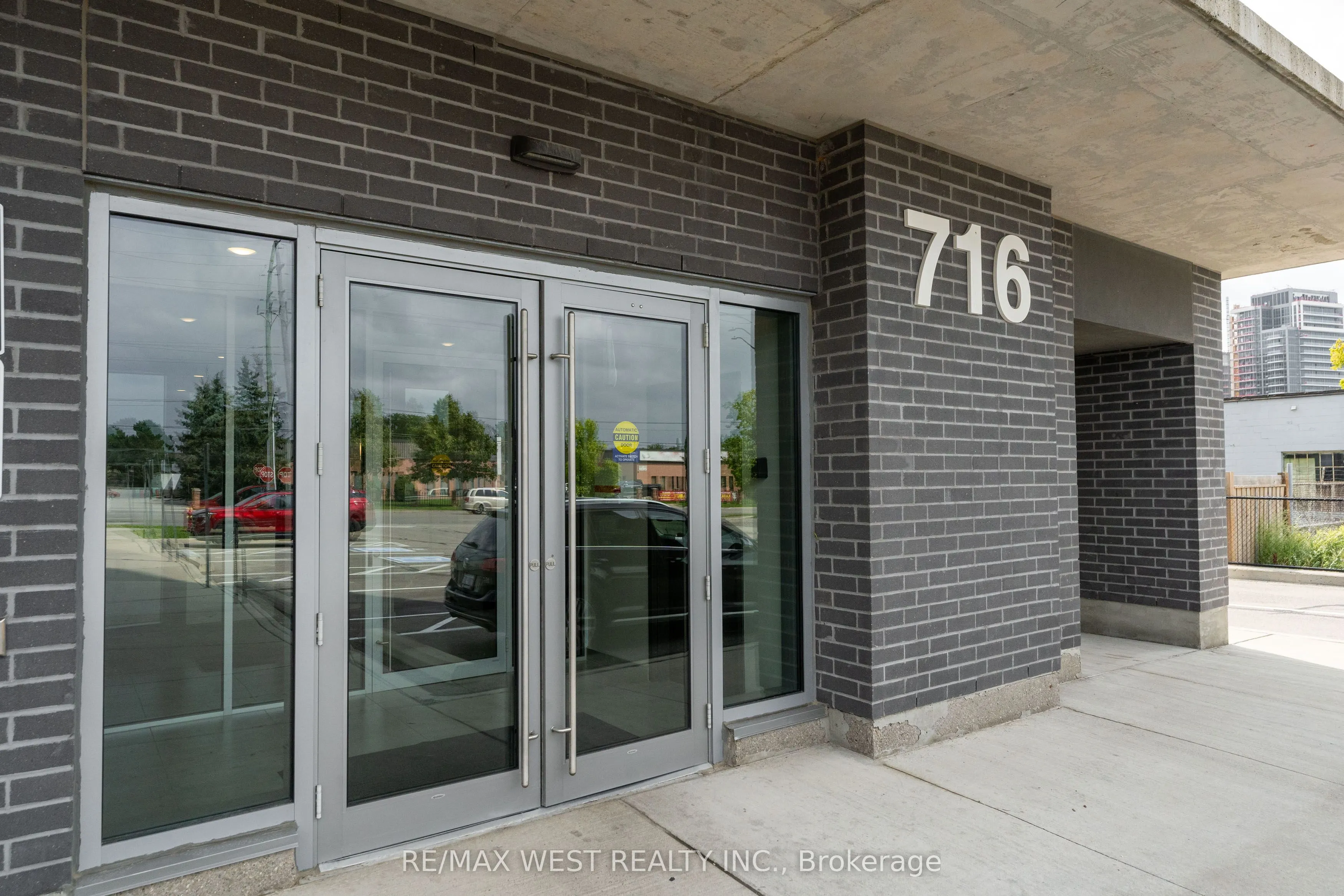 716 Main Street, #910