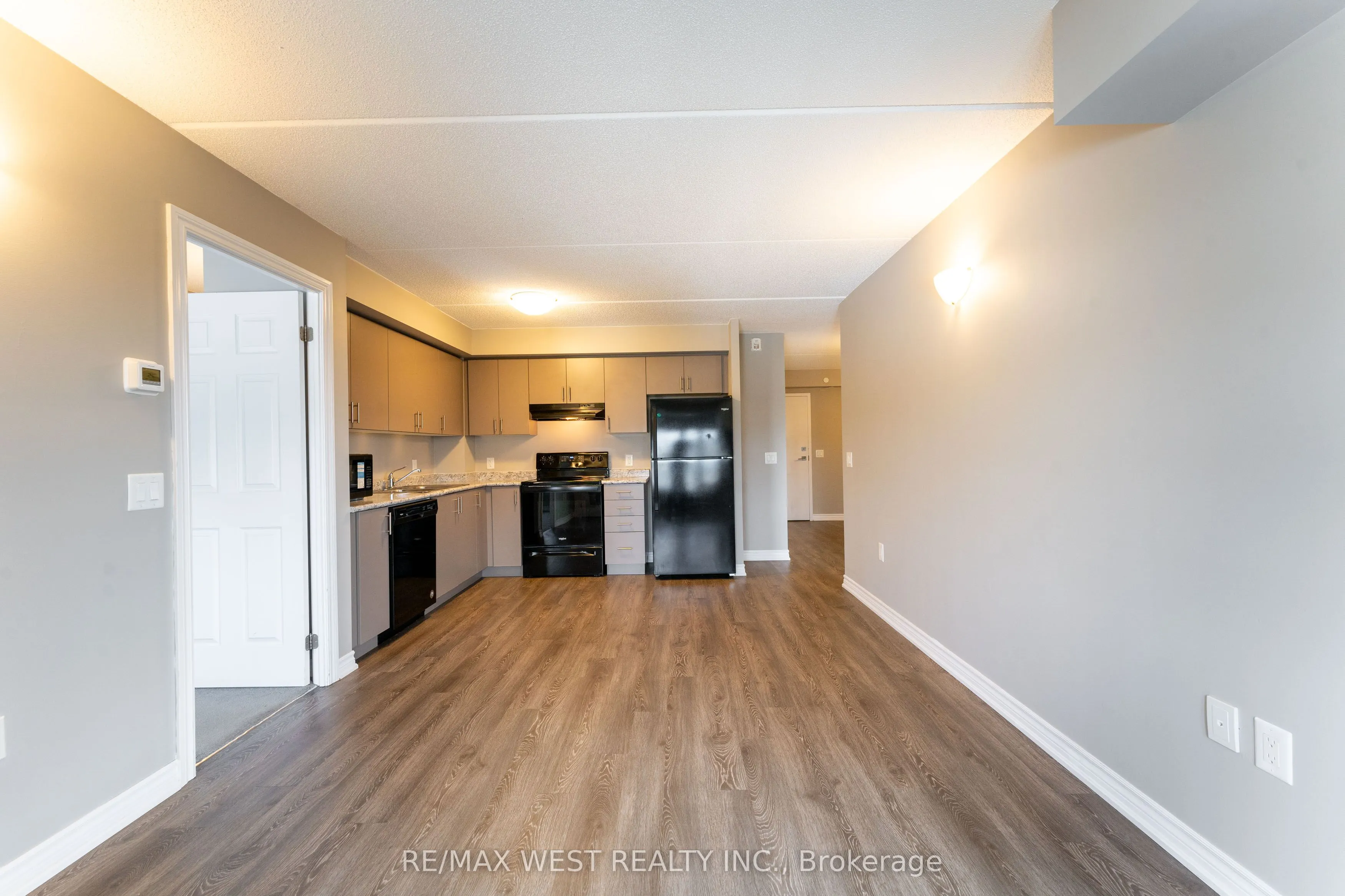 716 Main Street, #910