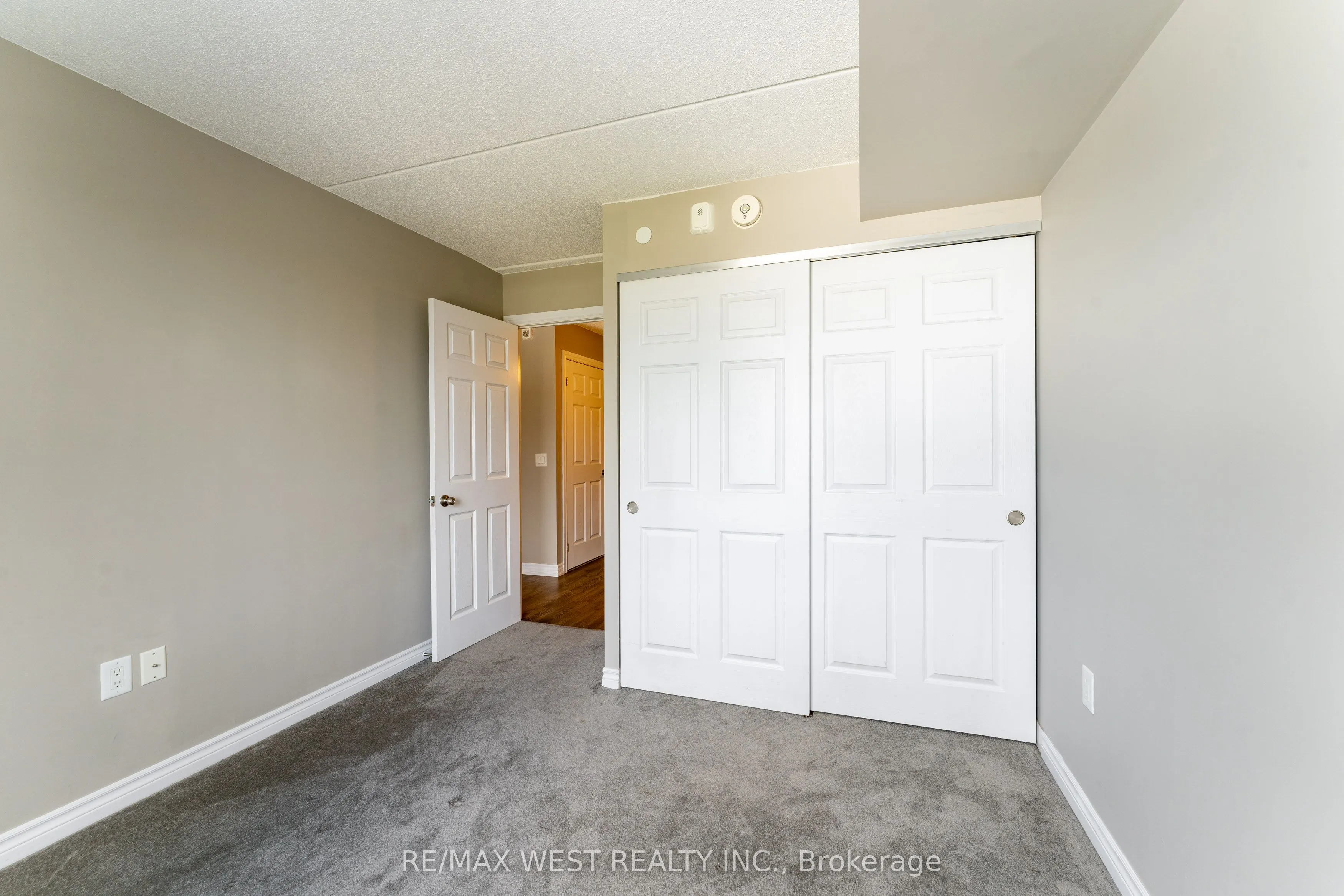 716 Main Street, #910
