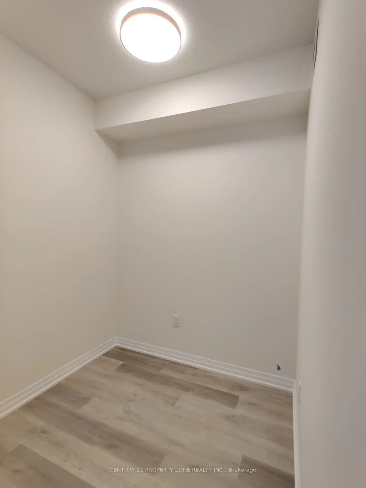 15 Watergarden Drive, #322