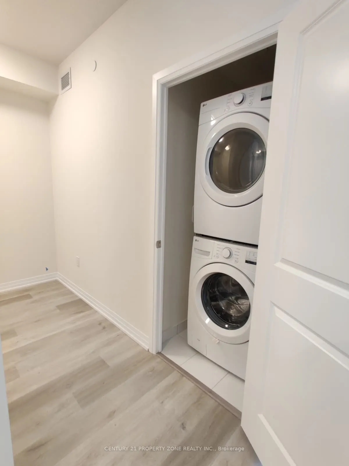 15 Watergarden Drive, #322