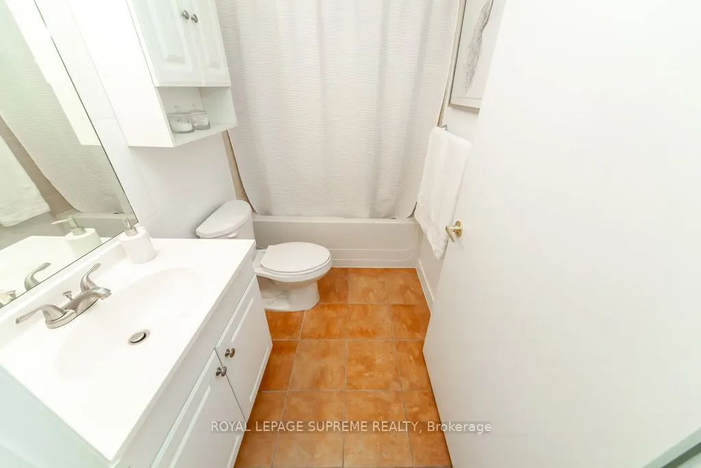 1600 Keele Street, #202